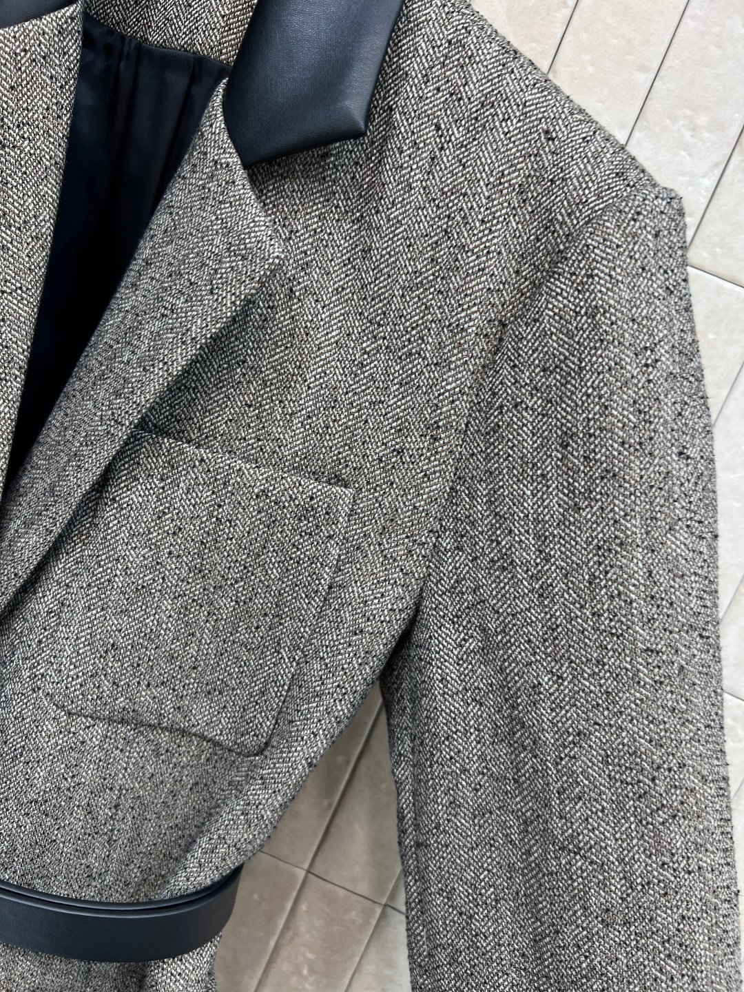 Chanel suit-style coat D111402 - Image 4