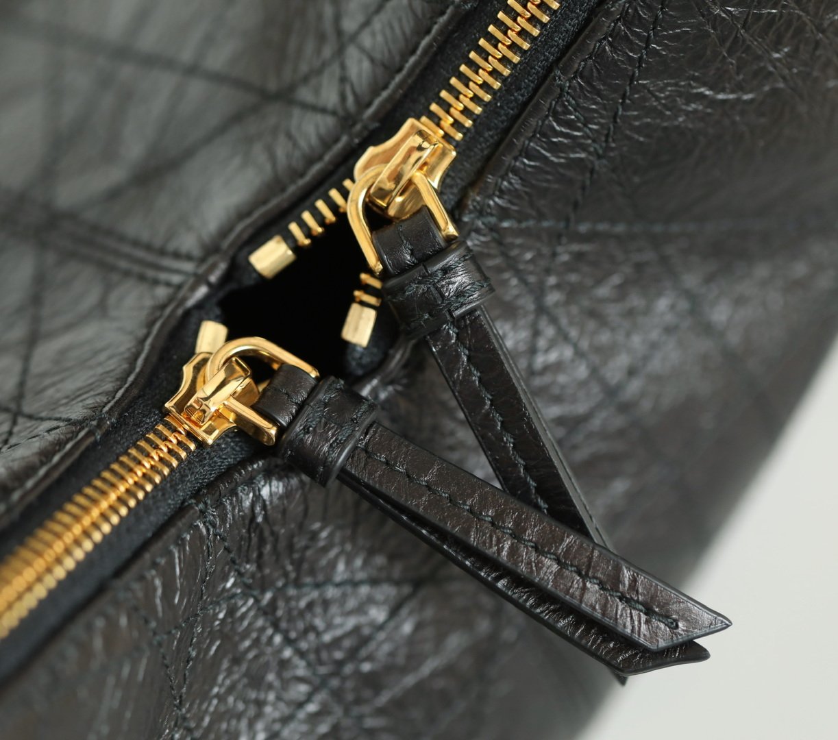 Dior Voyage Wrinkled Nubuck Shoulder Bag L111404 - Image 6