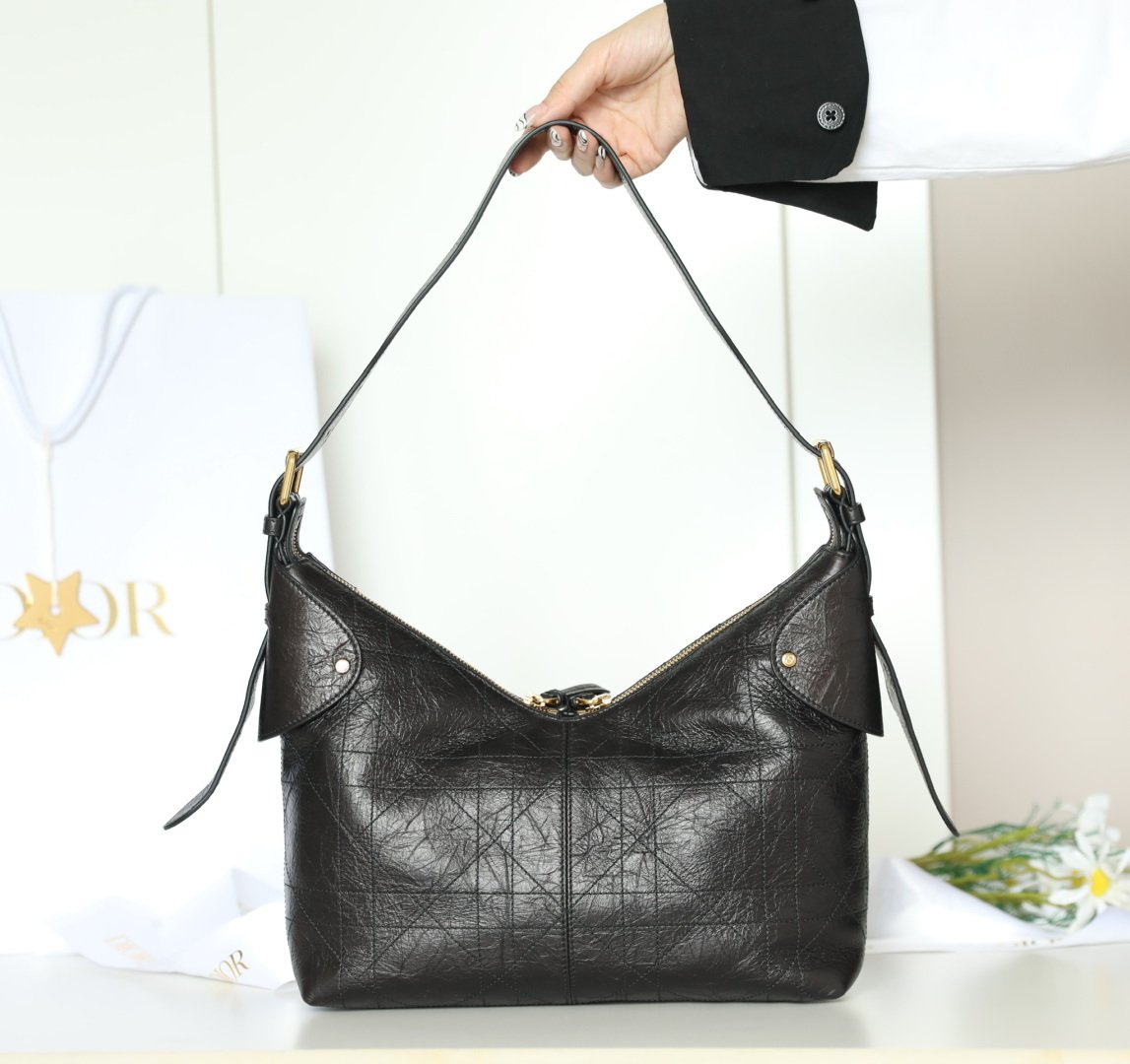 Dior Voyage Wrinkled Nubuck Shoulder Bag L111404 - Image 4