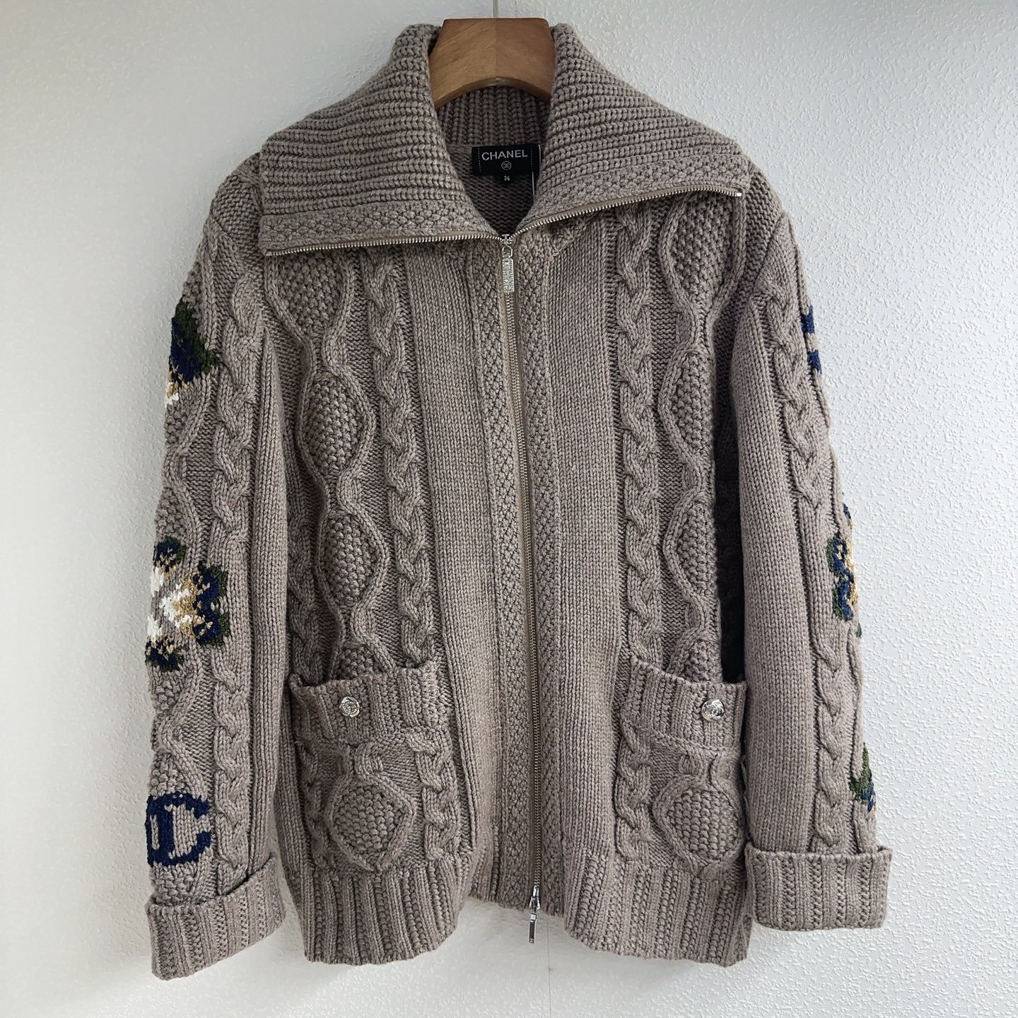 Chanel Coarse Knit Zippered Blazer D111801 - Image 2