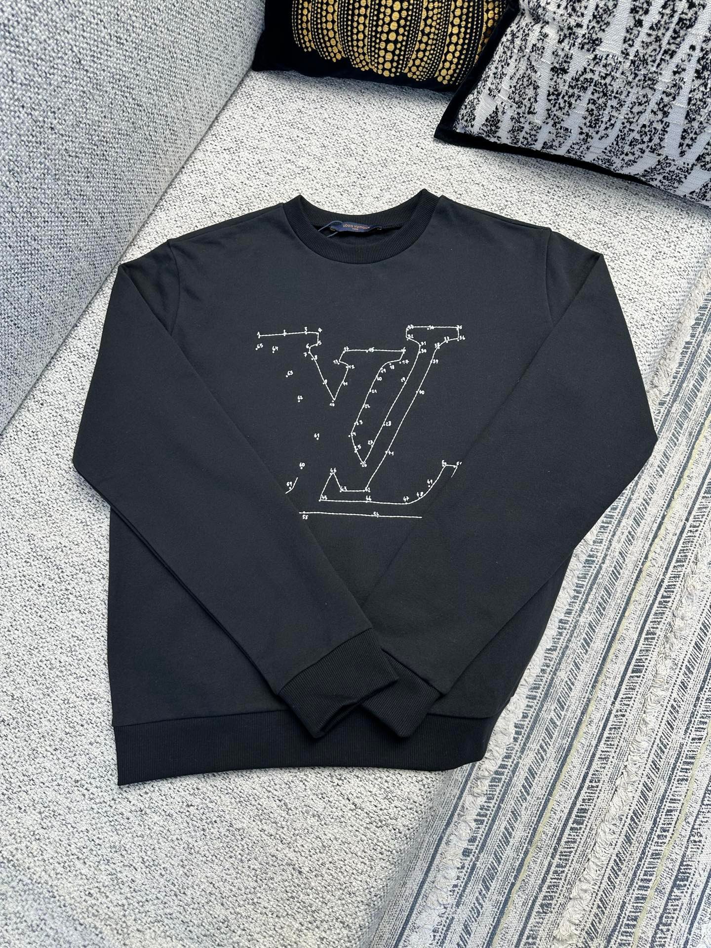Louis Vuitton LV Stitch Crewneck 111803 - Image 6