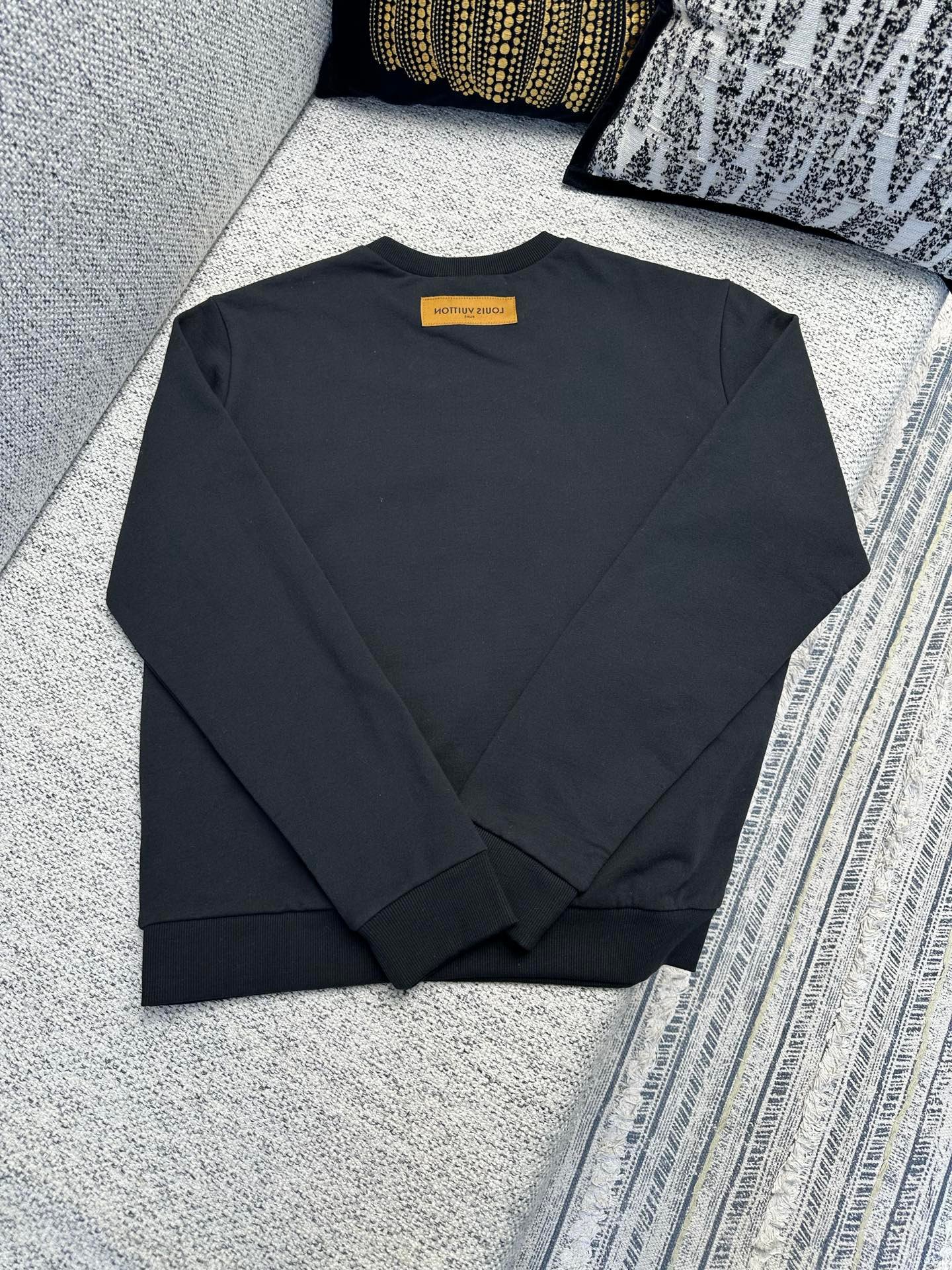 Louis Vuitton LV Stitch Crewneck 111803 - Image 7
