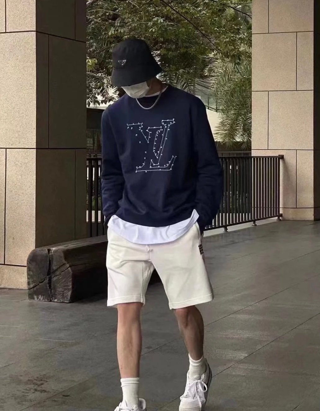 Louis Vuitton LV Stitch Crewneck 111803 - Image 10