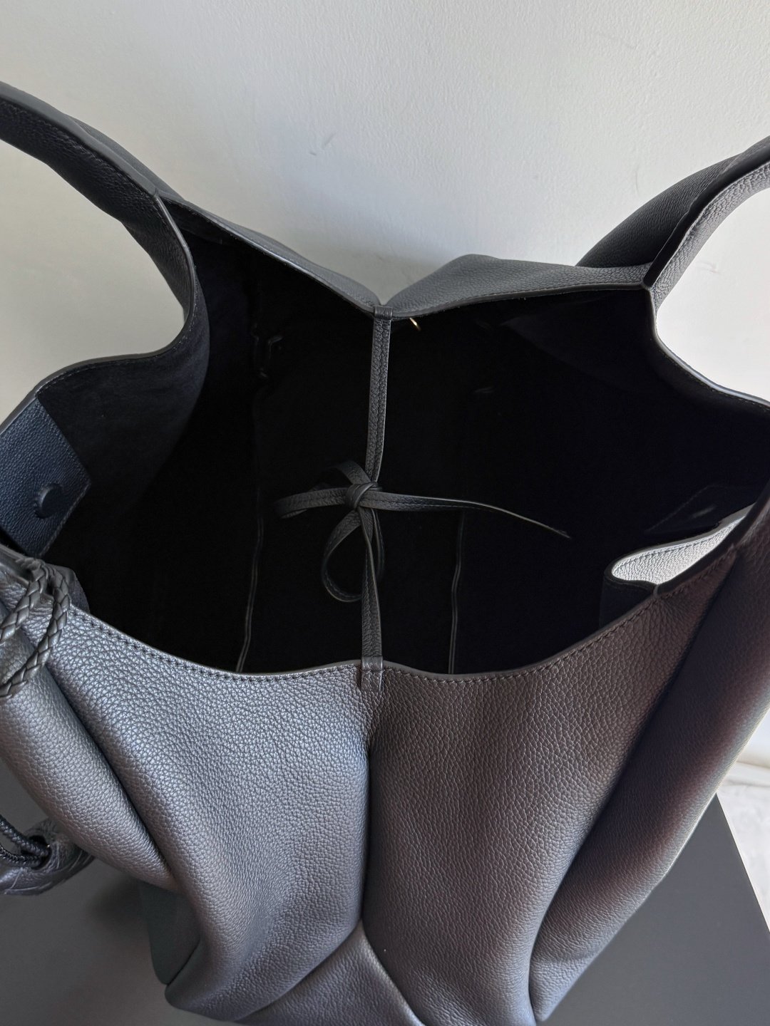 Bottega Veneta Women's Large Campana L111902 - Image 7