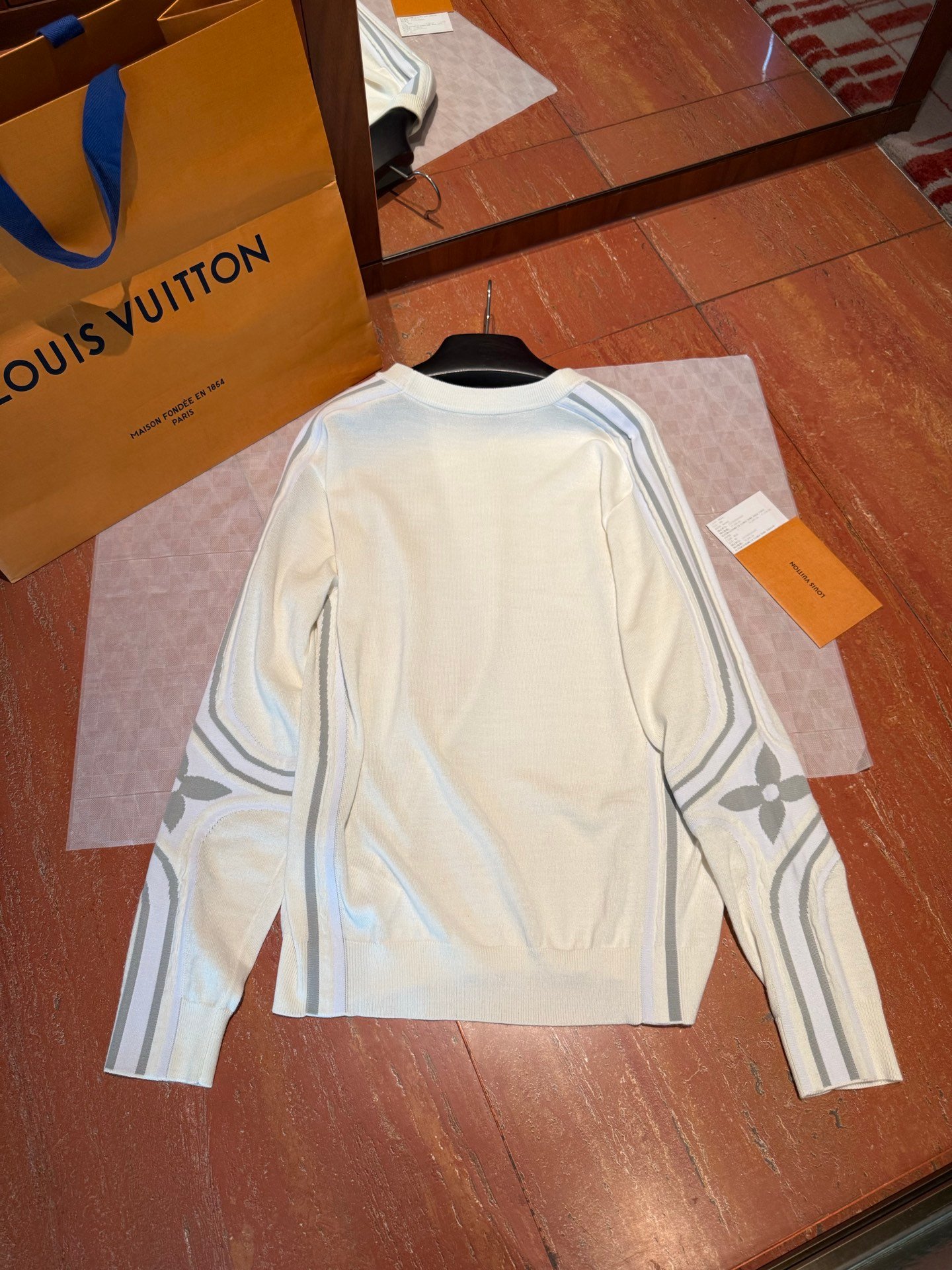 LV Graphic Knitted Crewneck D112006 - Image 3
