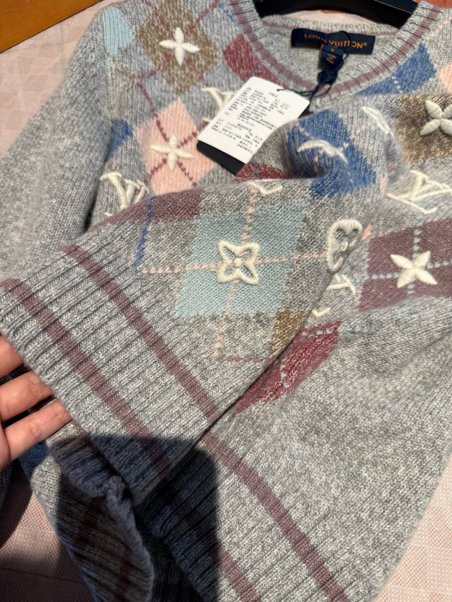 LV 3D Signature Argyle Pullover D112007 - Image 5