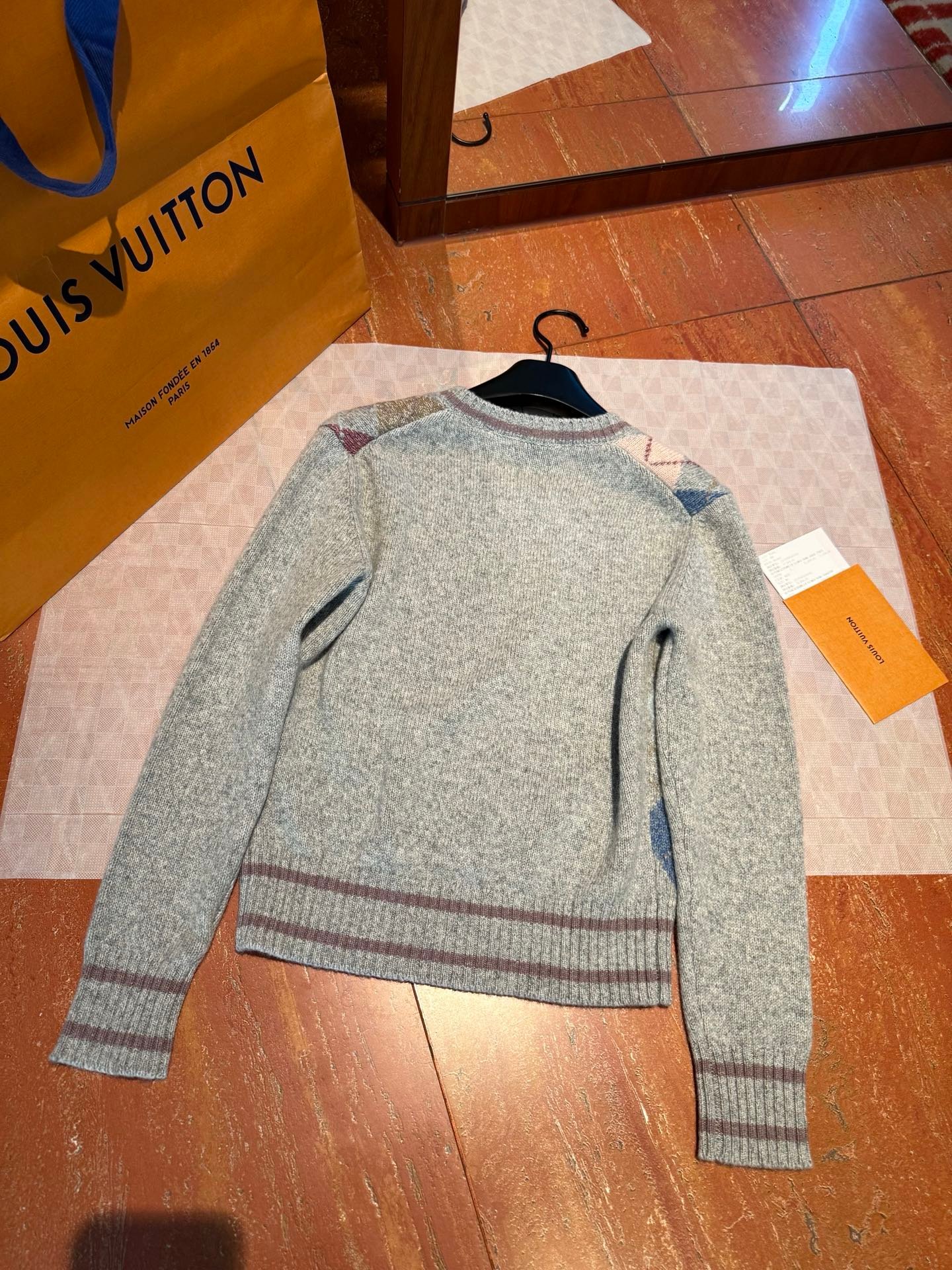LV 3D Signature Argyle Pullover D112007 - Image 3