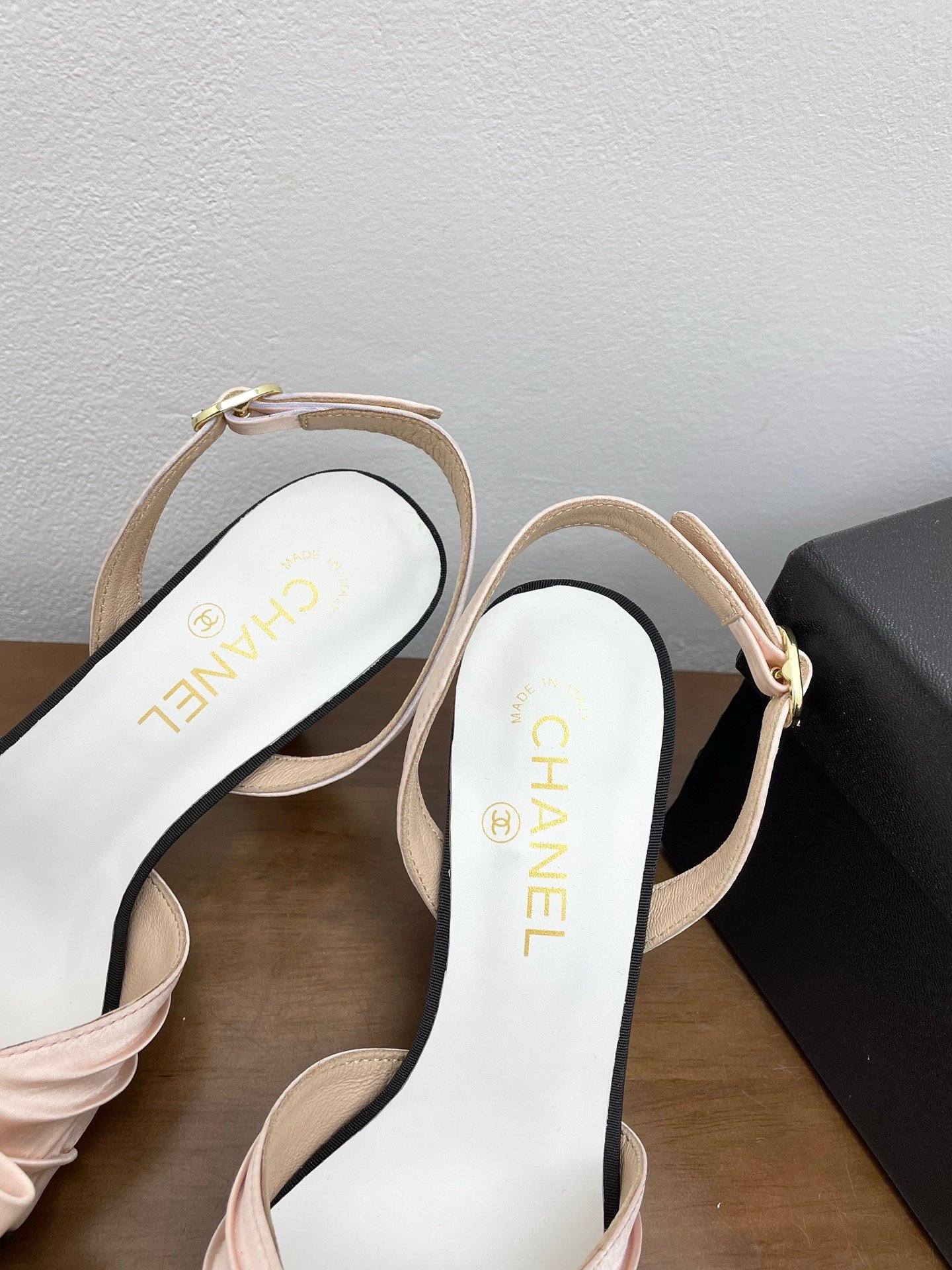 Chanel cross-body sandals L112109 - Image 4