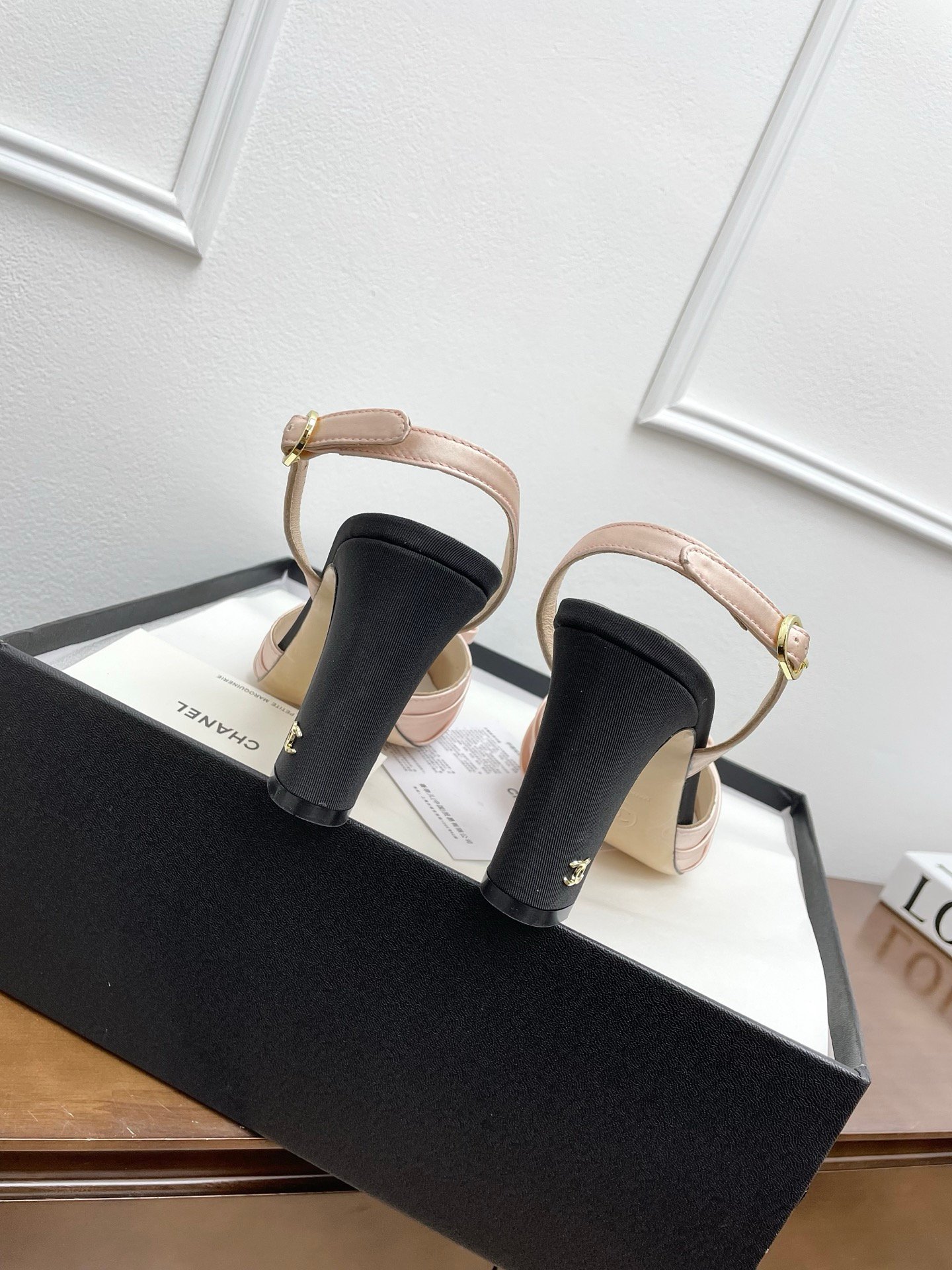 Chanel cross-body sandals L112109 - Image 6