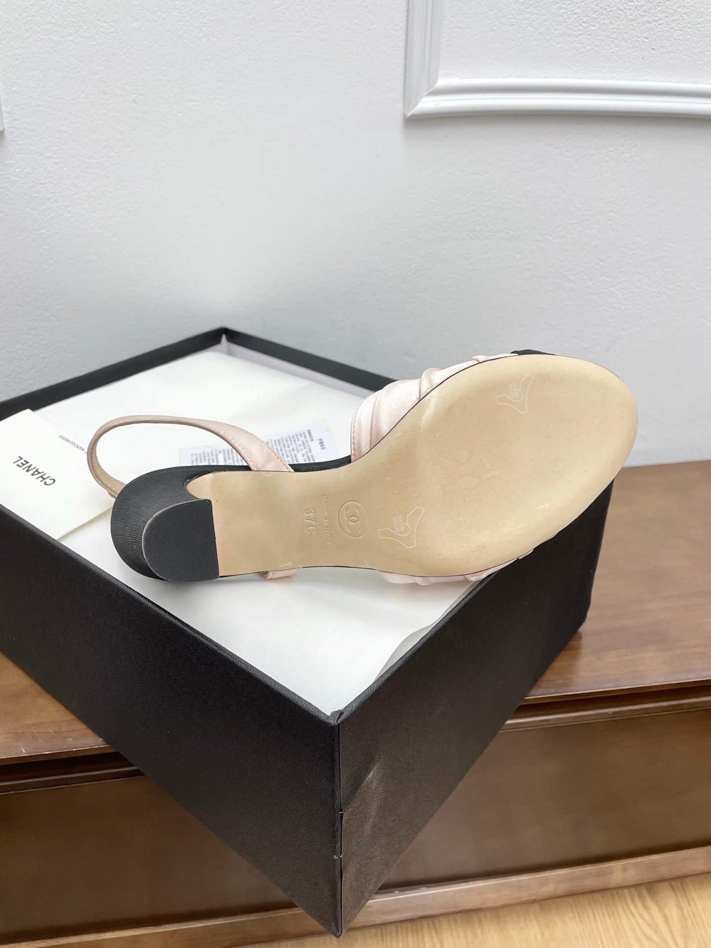 Chanel cross-body sandals L112109 - Image 7