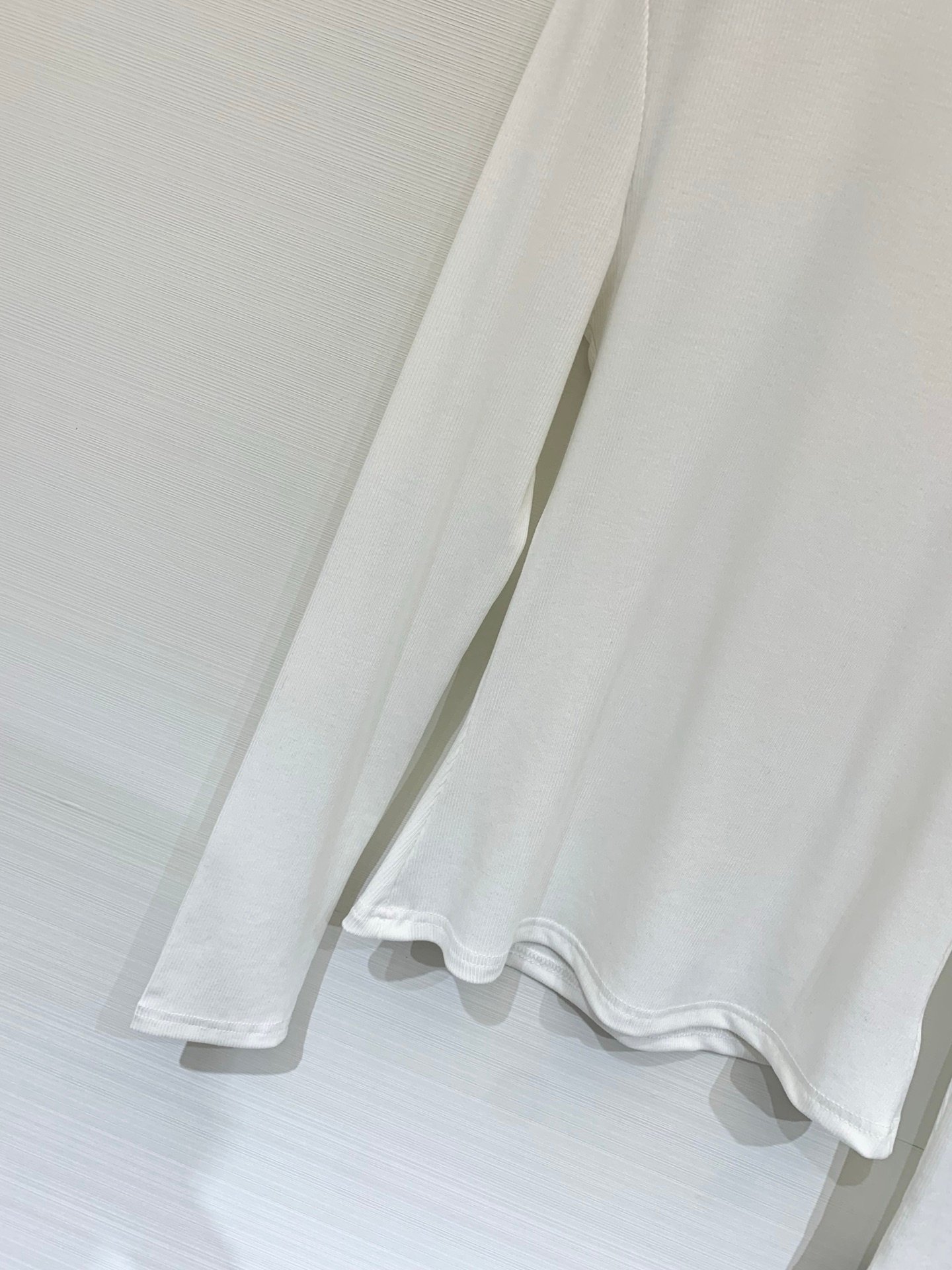 CHANEL Long Sleeve T-shirt D112403 - Image 6