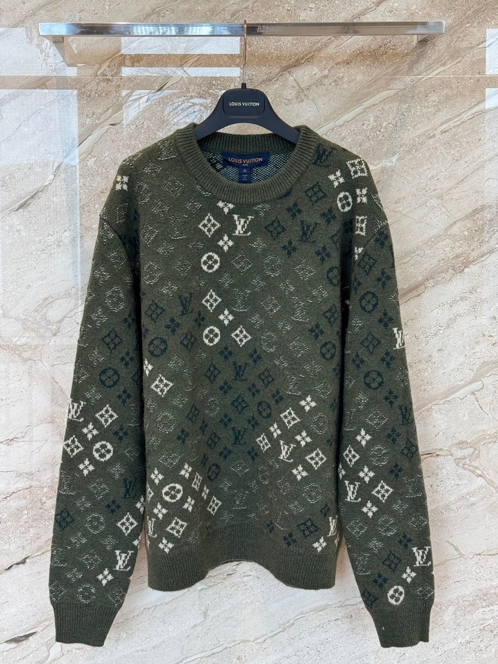 Louis Vuitton Monogram Pullover D112704