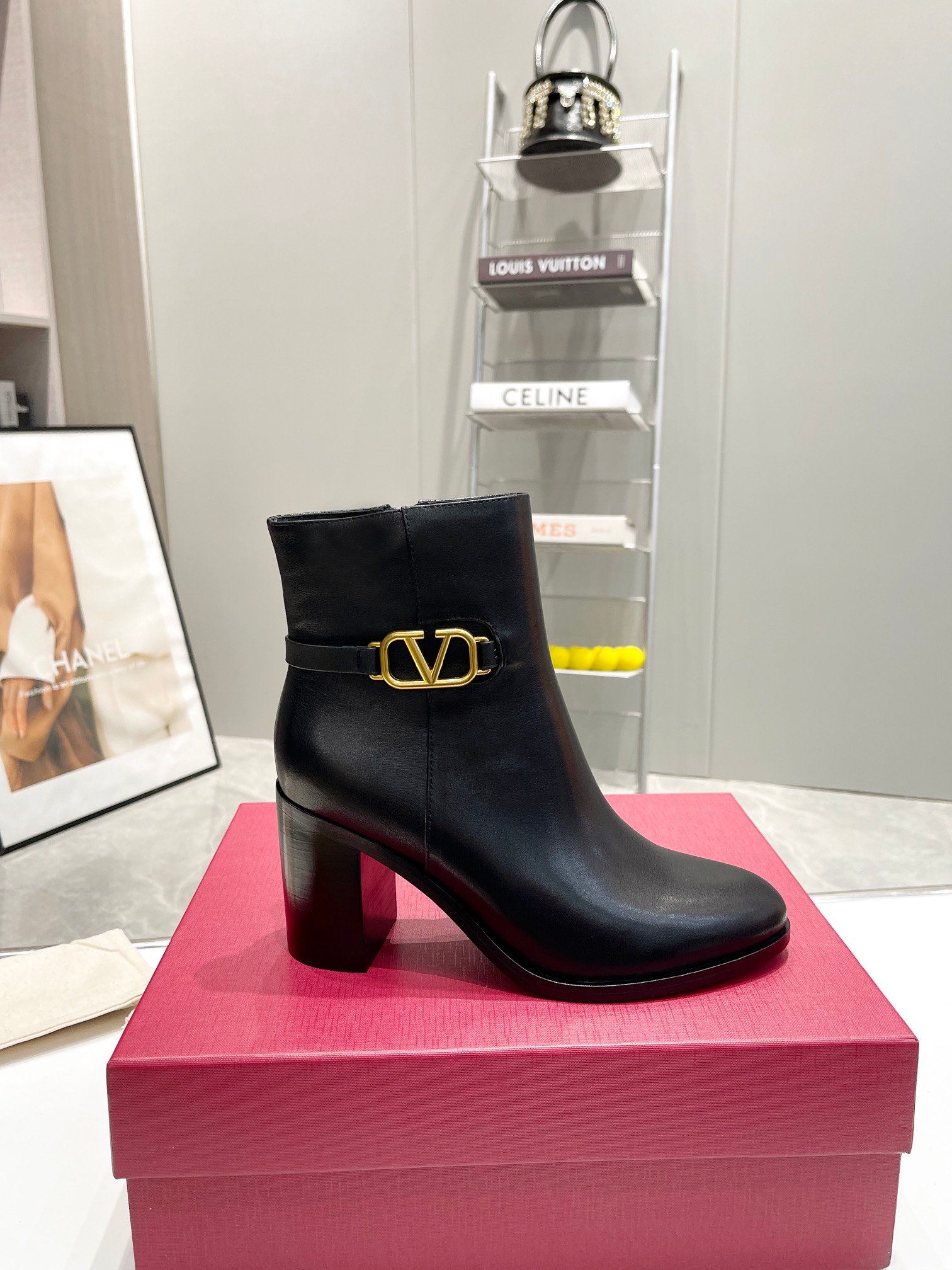 Valentino Garavani V Logo Signature Bootie in Nero L112901
