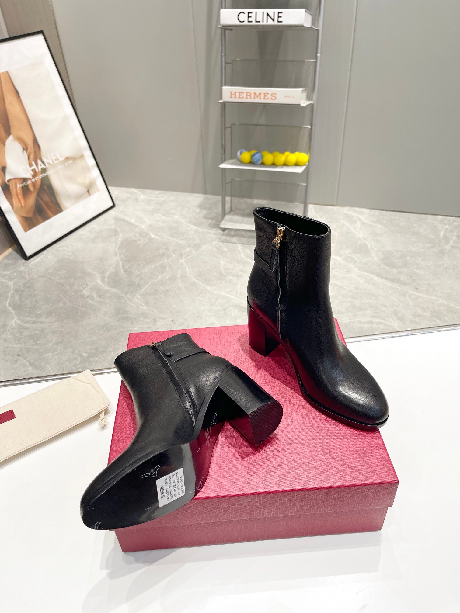 Valentino Garavani V Logo Signature Bootie in Nero L112901 - Image 4