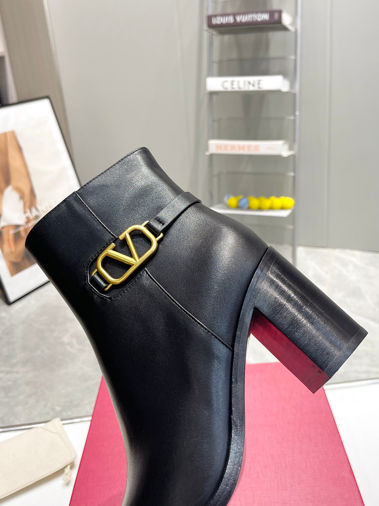 Valentino Garavani V Logo Signature Bootie in Nero L112901 - Image 6