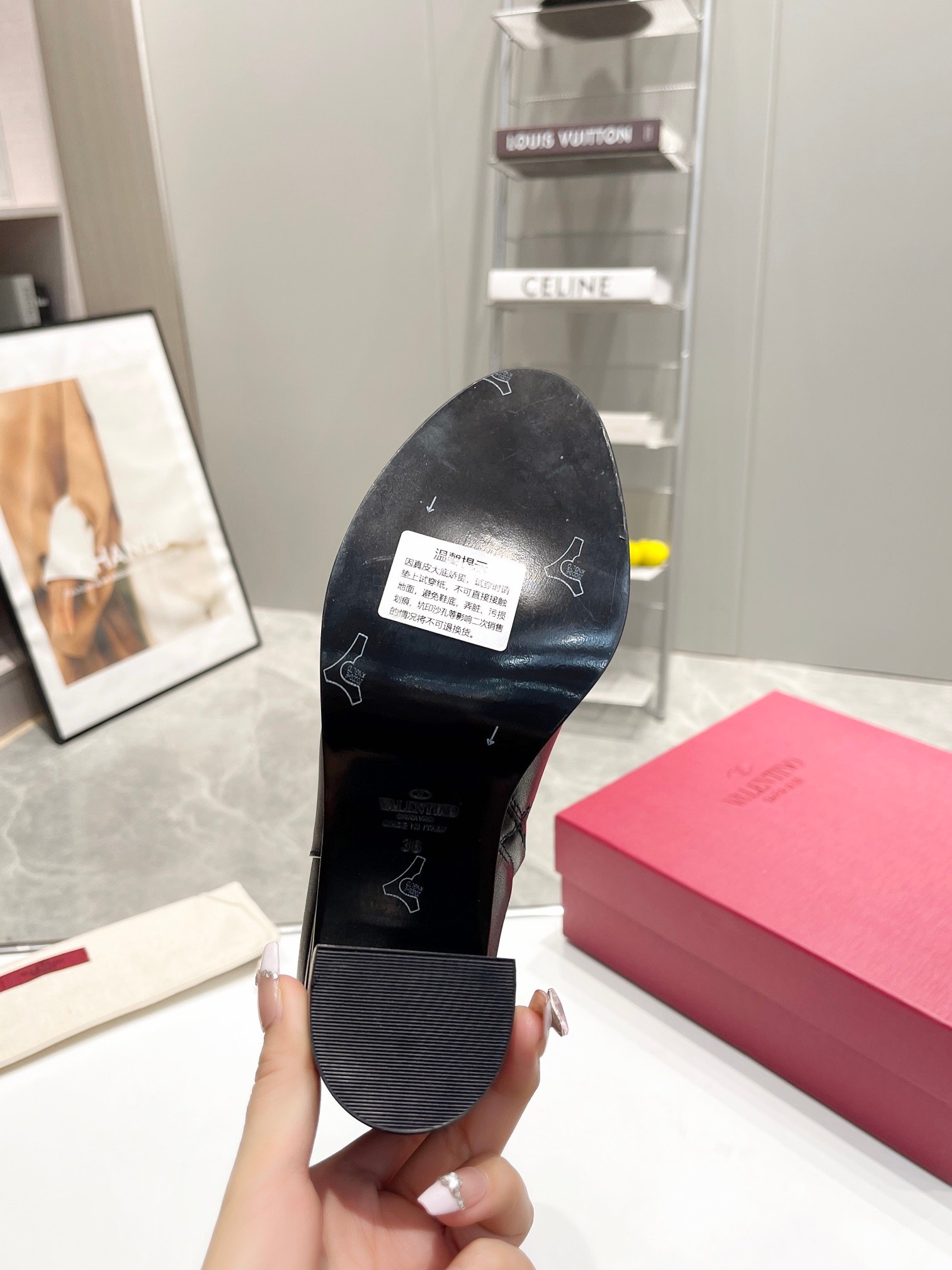 Valentino Garavani V Logo Signature Bootie in Nero L112901 - Image 9