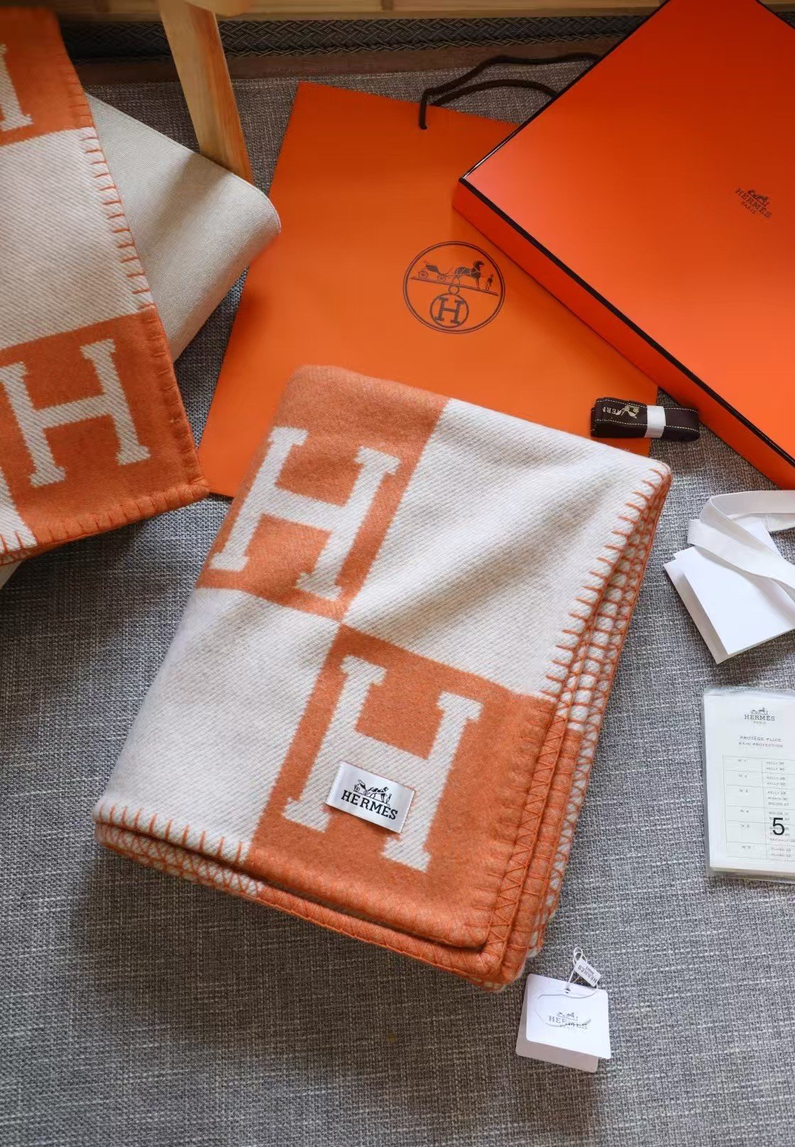 HERMES Lovecraft Blanket L110406 - Image 2