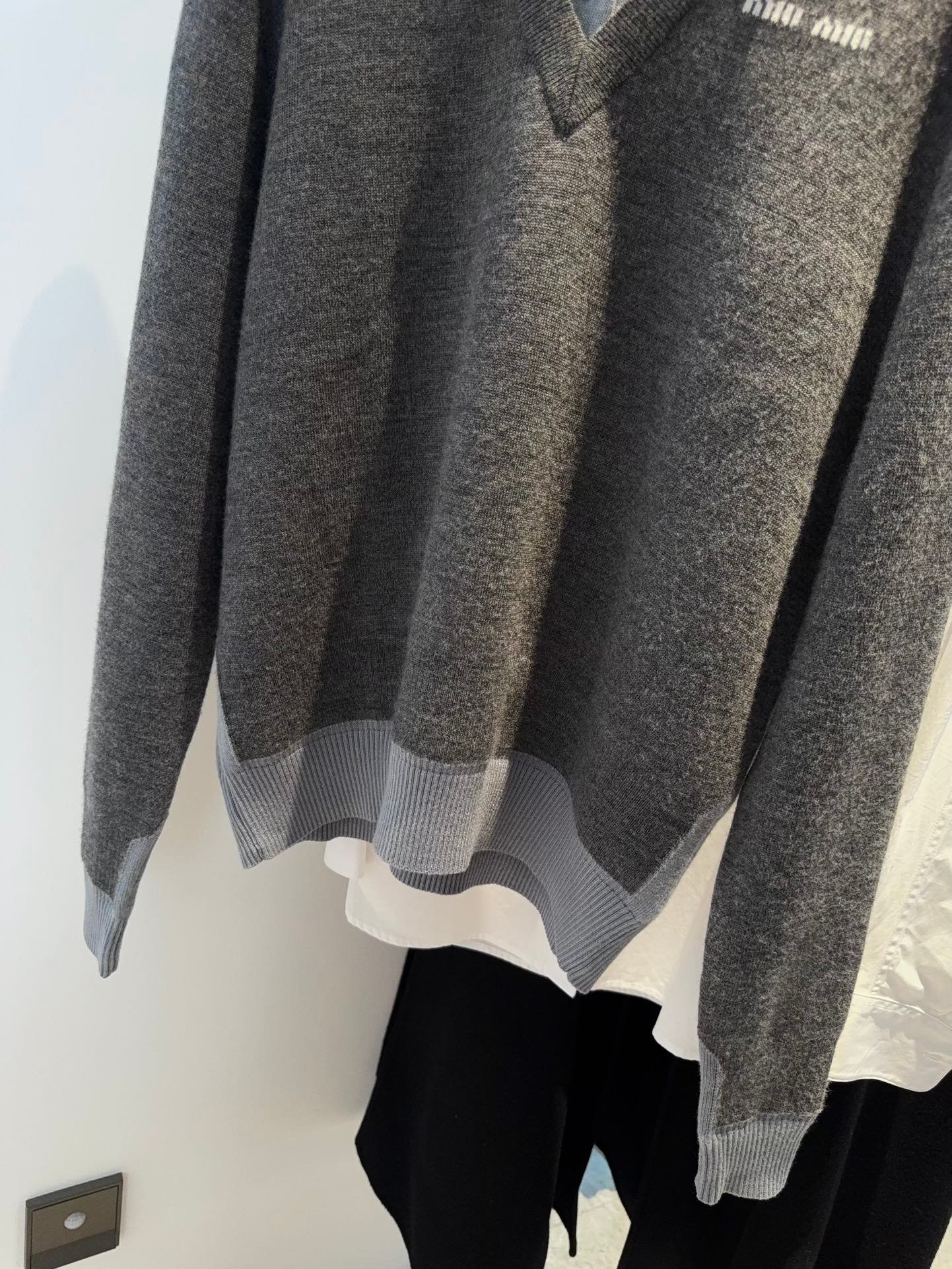 Miu Miu Grey V-neck Knit Sweater D120201 - Image 5