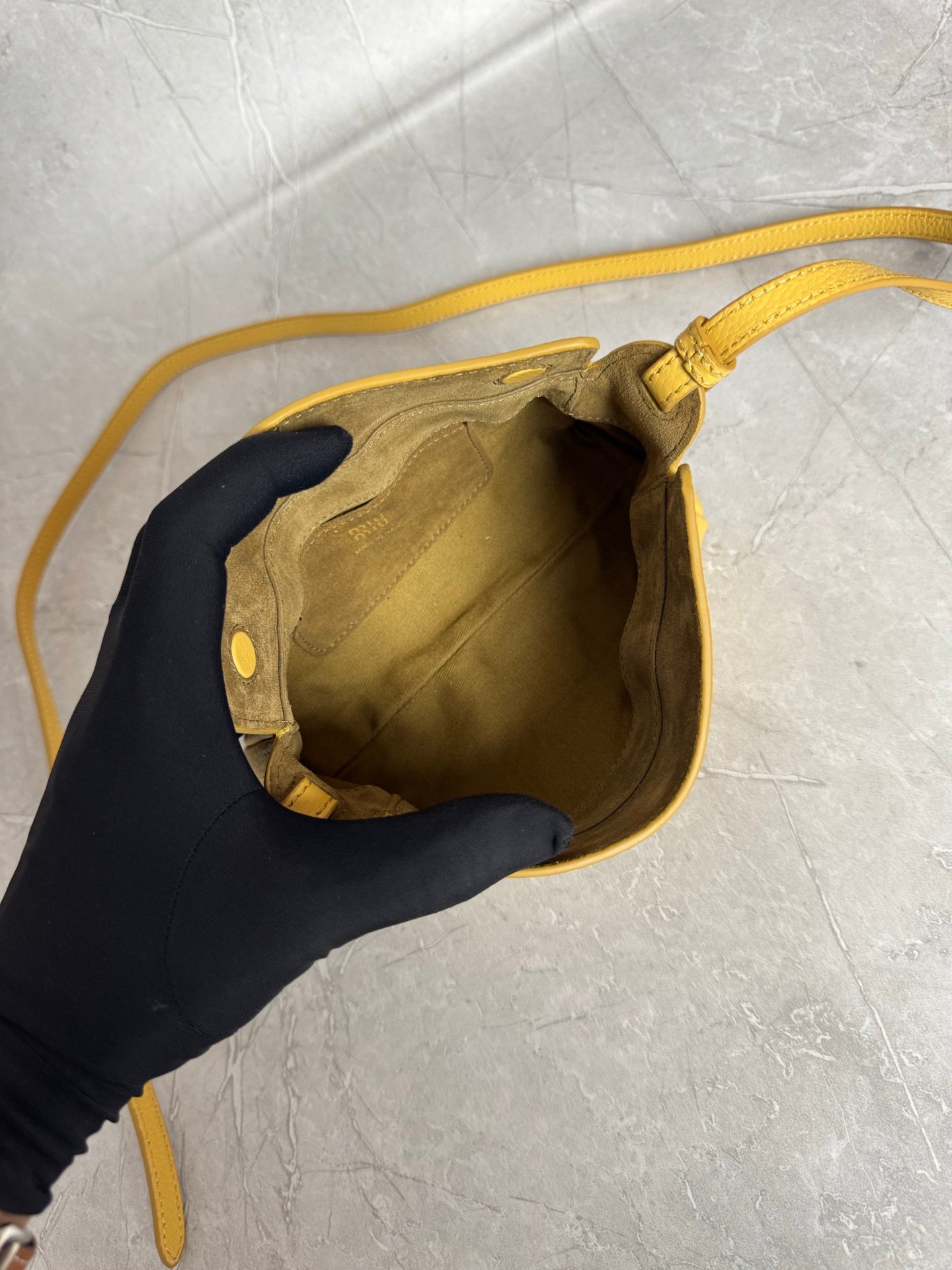 Miu Miu Leather Pouch L120207 - Image 9