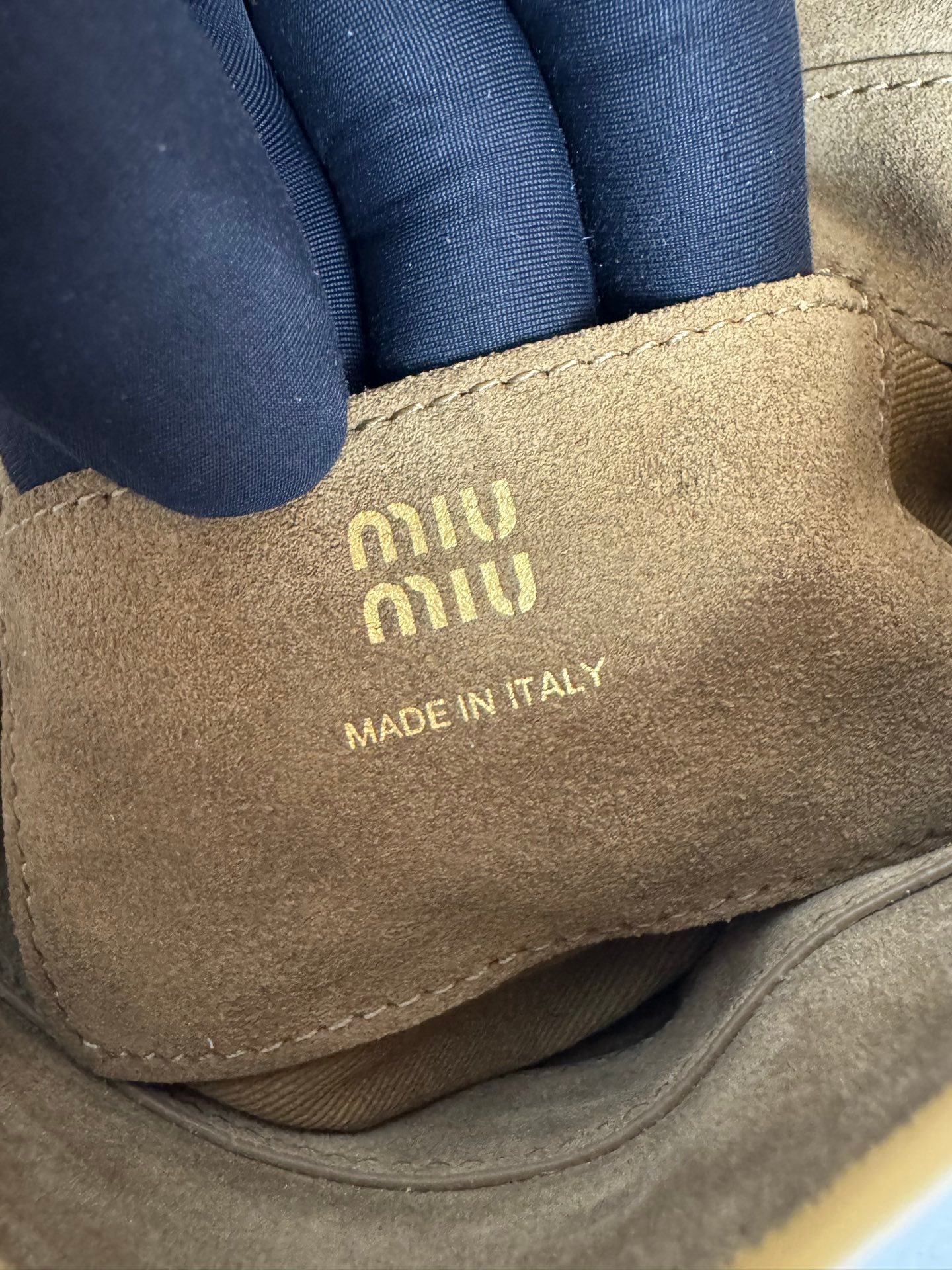 Miu Miu Leather Pouch L120207 - Image 10