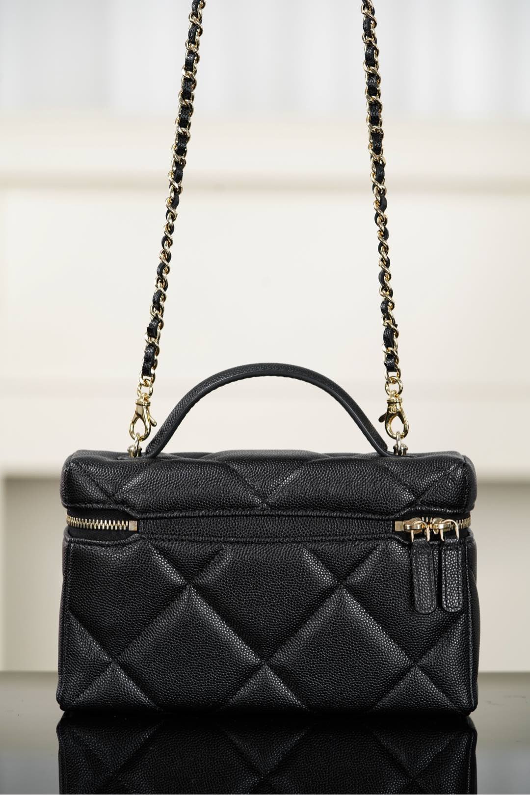 Channel Large Diamond Pattern Leather Box Bag L120303 - Image 5