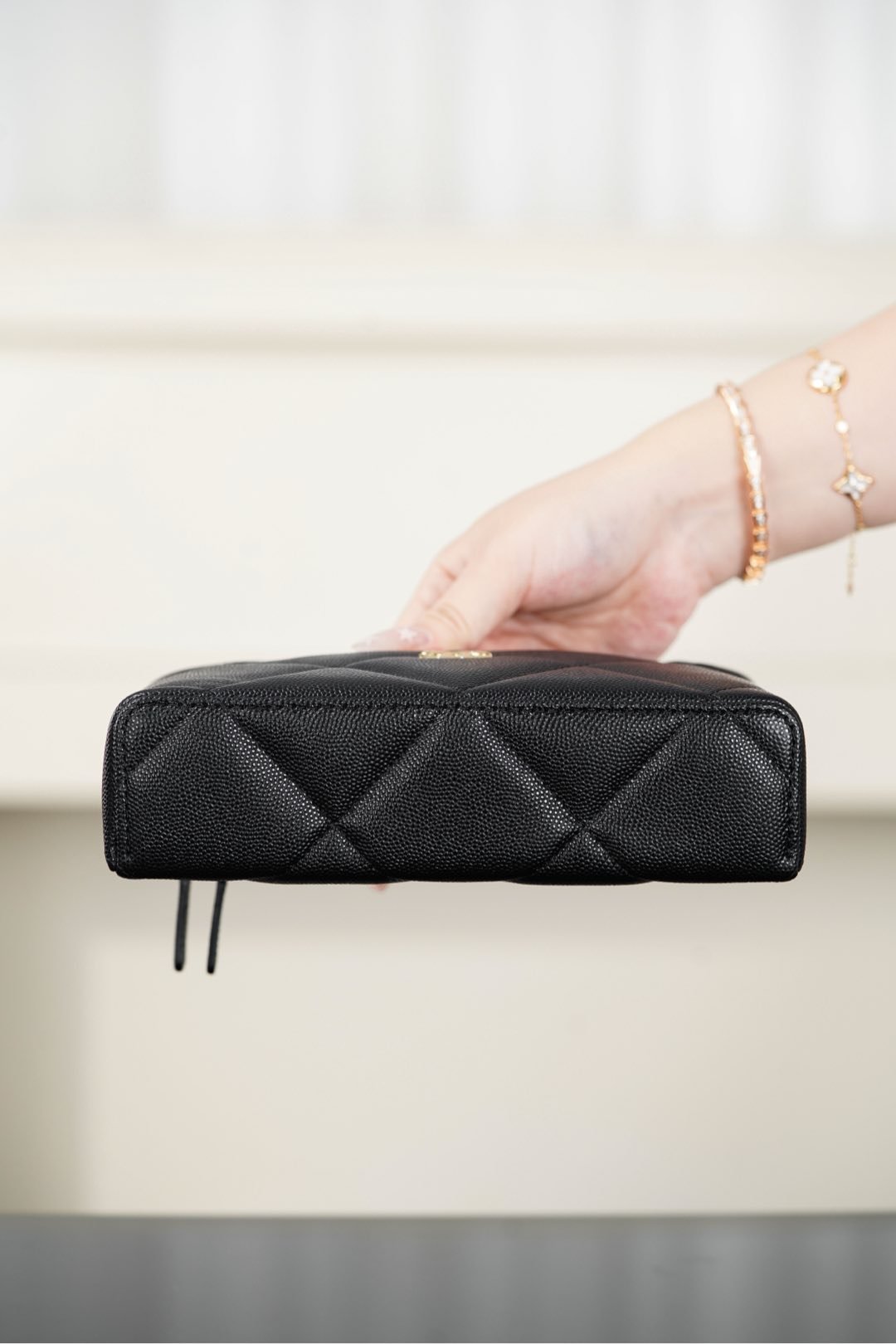 Channel Large Diamond Pattern Leather Box Bag L120303 - Image 7