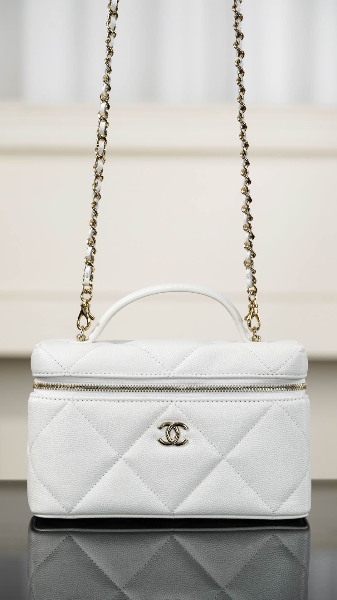 Channel Large Diamond Pattern Leather Box Bag L120303 - Image 2