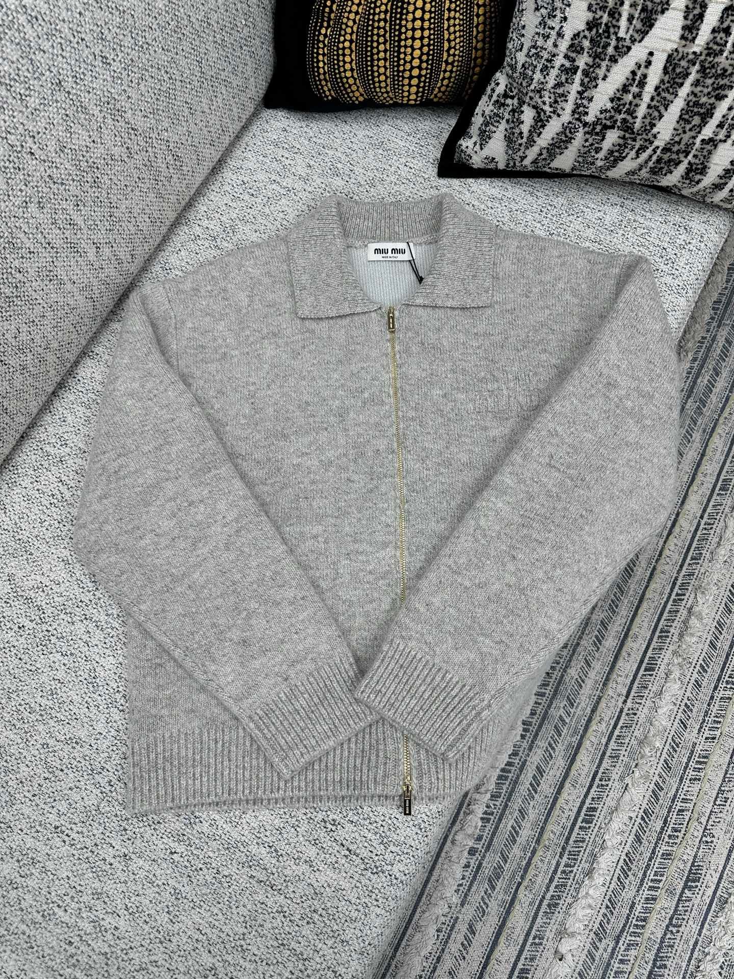 Miumiu Zippered Blouse D120403