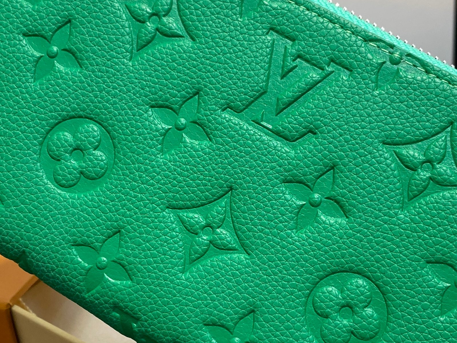 Louis Vuitton Zippy Vertical Wallet L120406 - Image 5