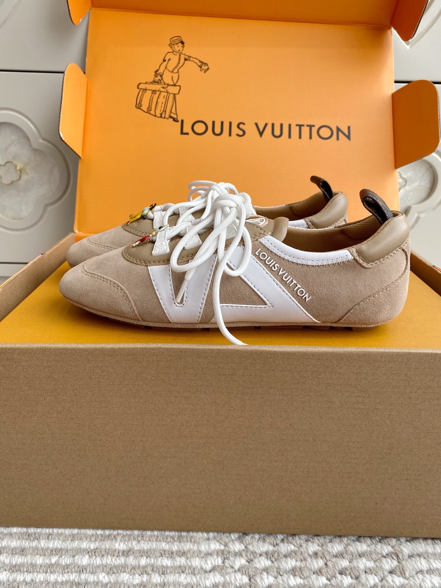 LV leather shoes L120501 - Image 3