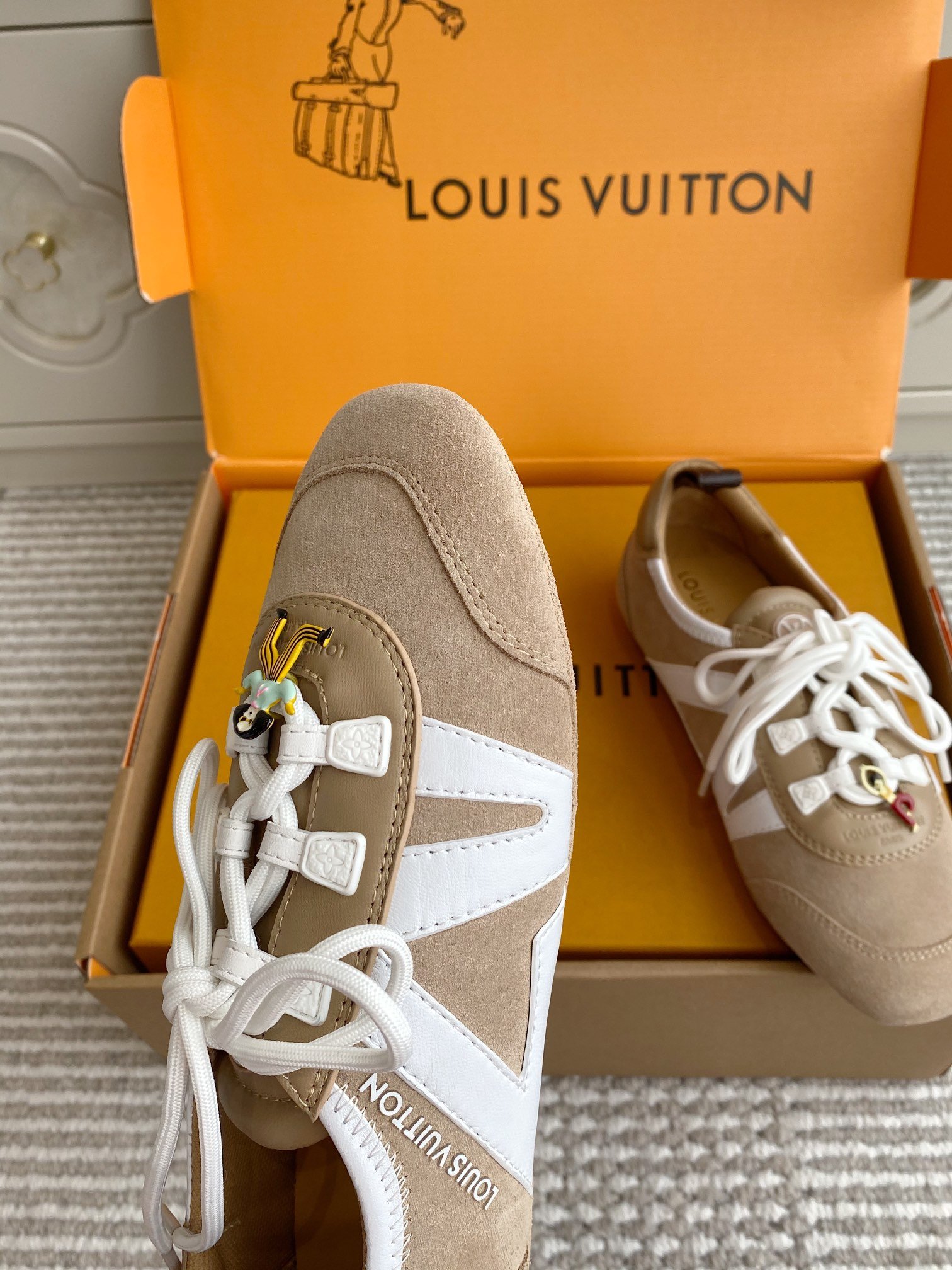 LV leather shoes L120501 - Image 5