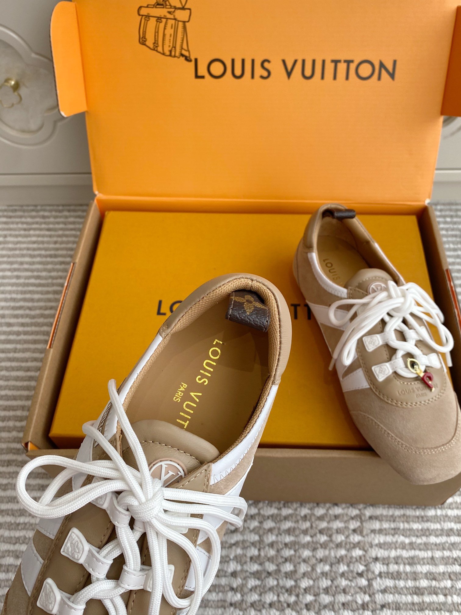 LV leather shoes L120501 - Image 8