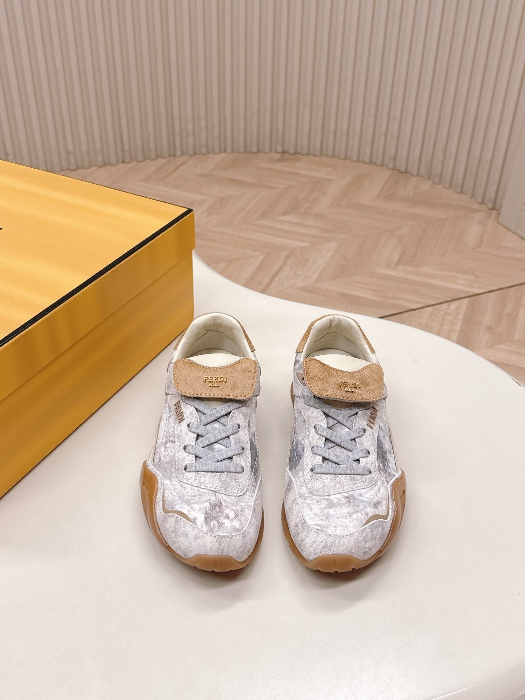 Fendi leather shoes L120503 - Image 2