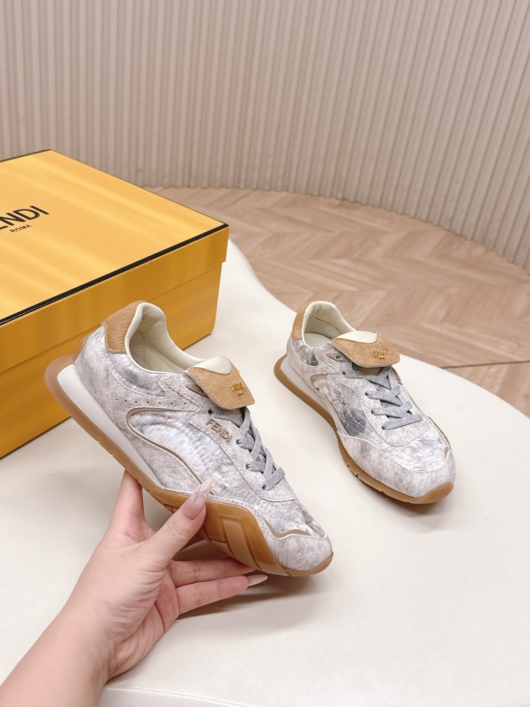 Fendi leather shoes L120503 - Image 3