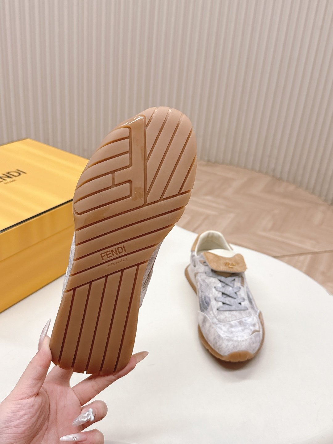 Fendi leather shoes L120503 - Image 6