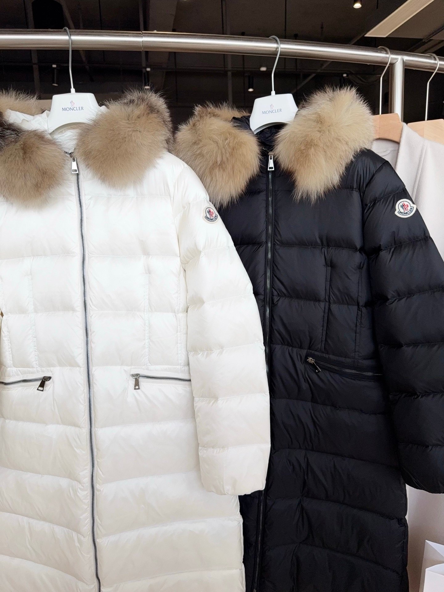 Moncler white goose down 90% D120904 - Image 4