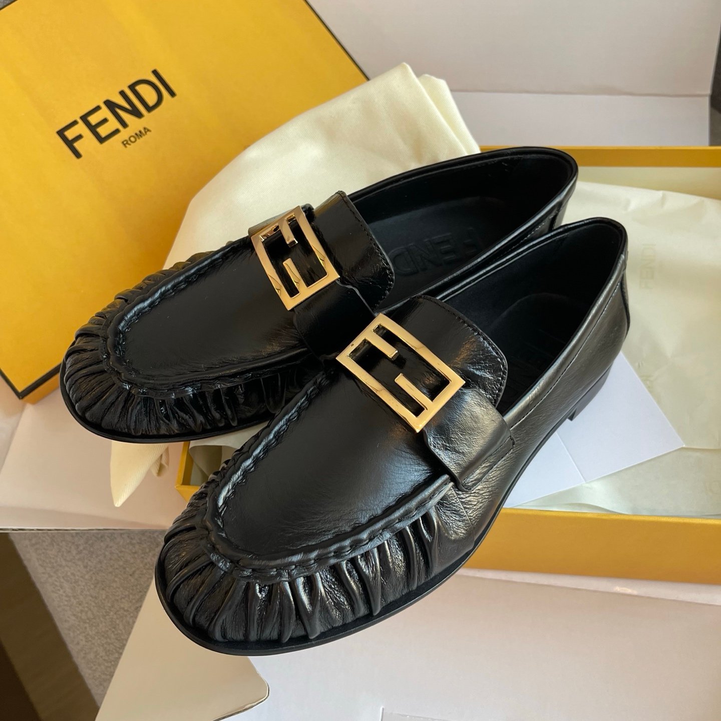 Fendi Baguette Leather Penny Loafers L120906 - Image 4