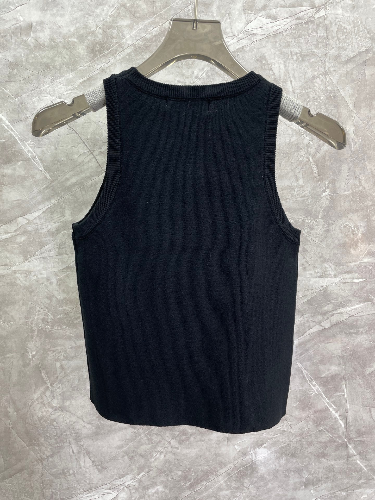 MIUMIU Heavy Industry Diamond-Set Knitted Backless Top D121001 - Image 4