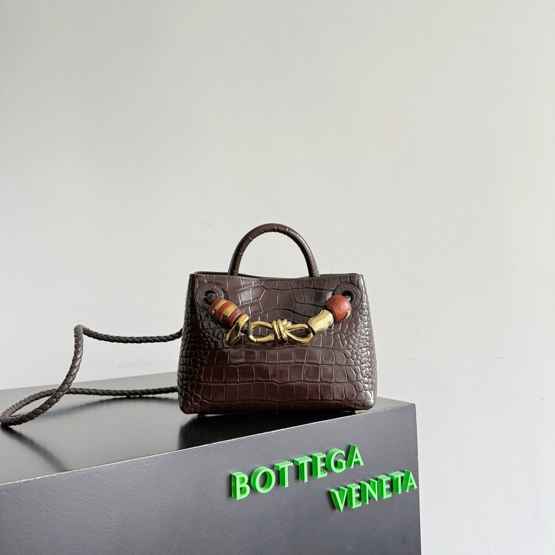 Bottega Veneta crocodile-pattern mini handbag L121205 - Image 5