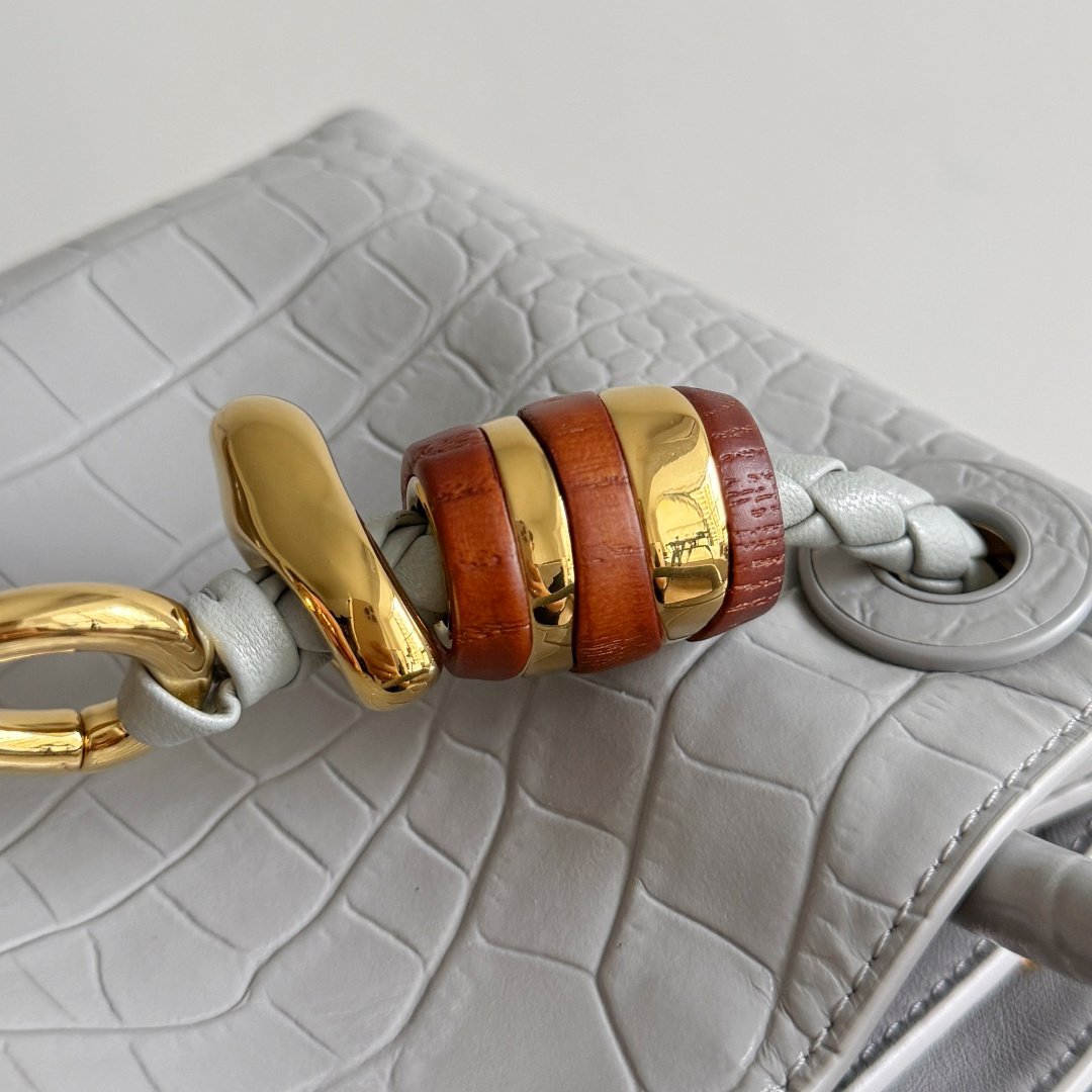 Bottega Veneta crocodile-pattern mini handbag L121205 - Image 12