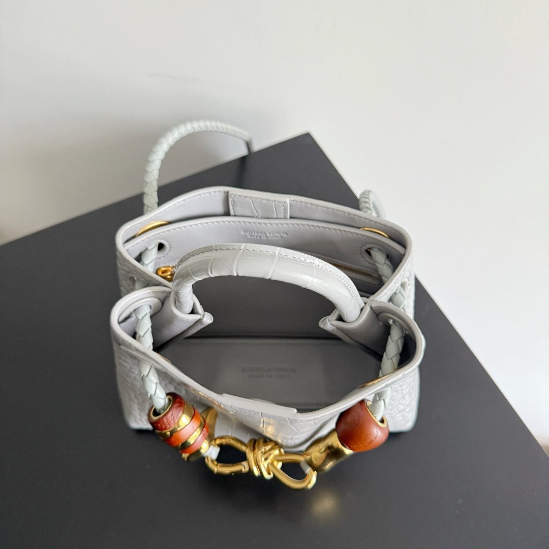 Bottega Veneta crocodile-pattern mini handbag L121205 - Image 13