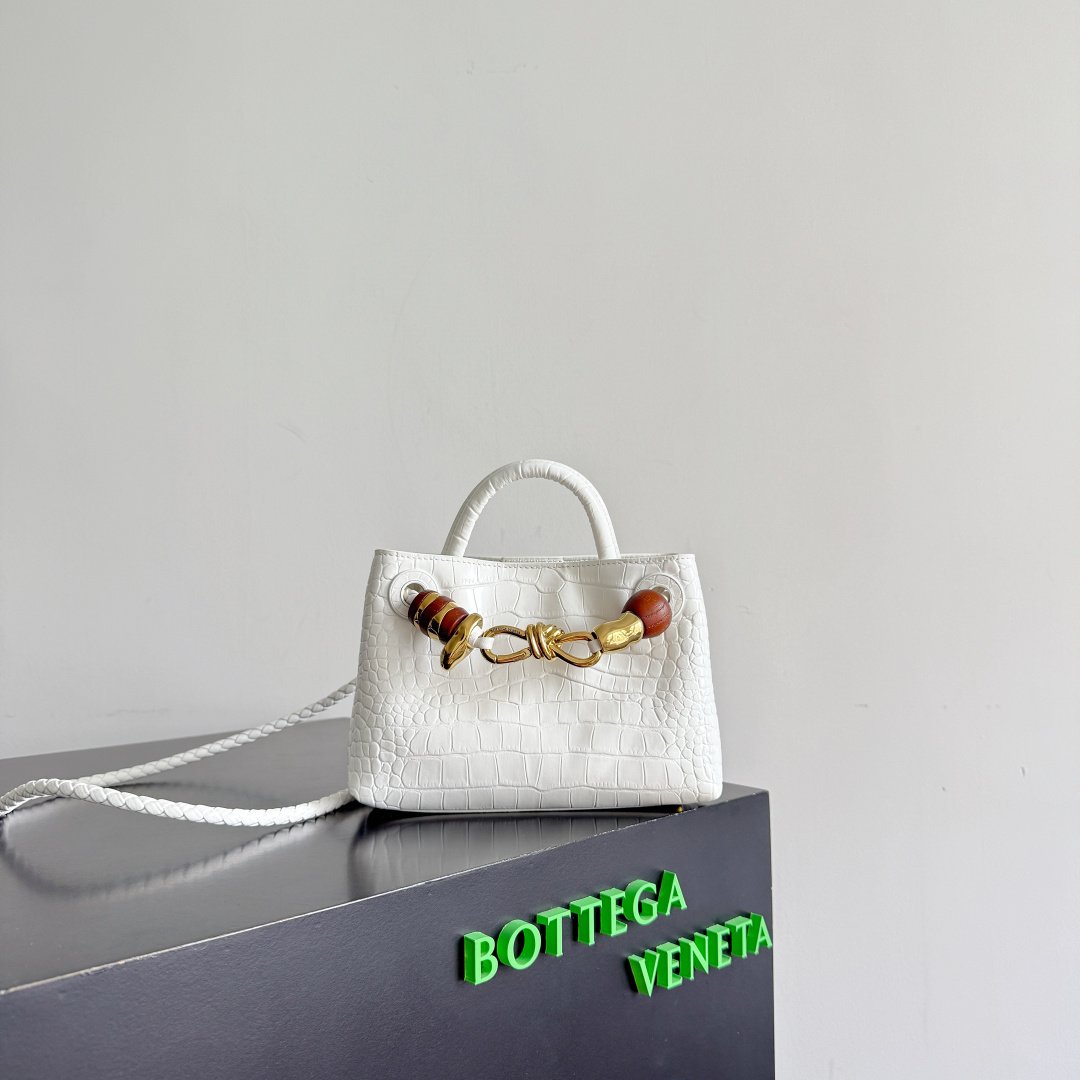 Bottega Veneta crocodile-pattern mini handbag L121205 - Image 14