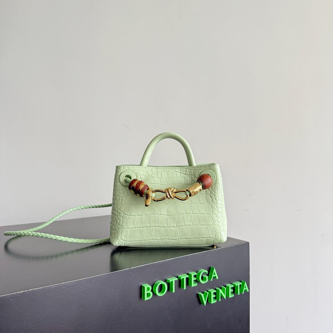 Bottega Veneta crocodile-pattern mini handbag L121205 - Image 17