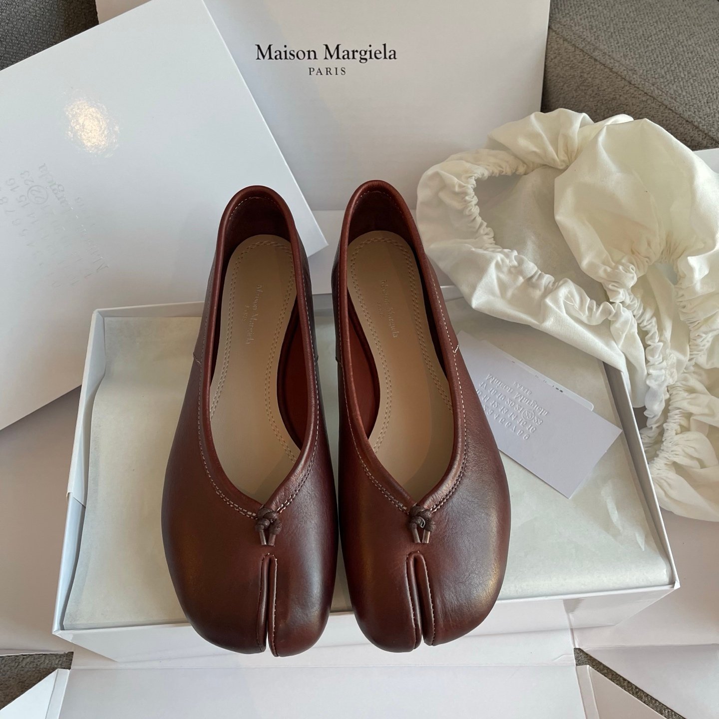 Maison Margiela MM6 Water-Rubbed Leather Split-Toe Shoes L121304 - Image 2