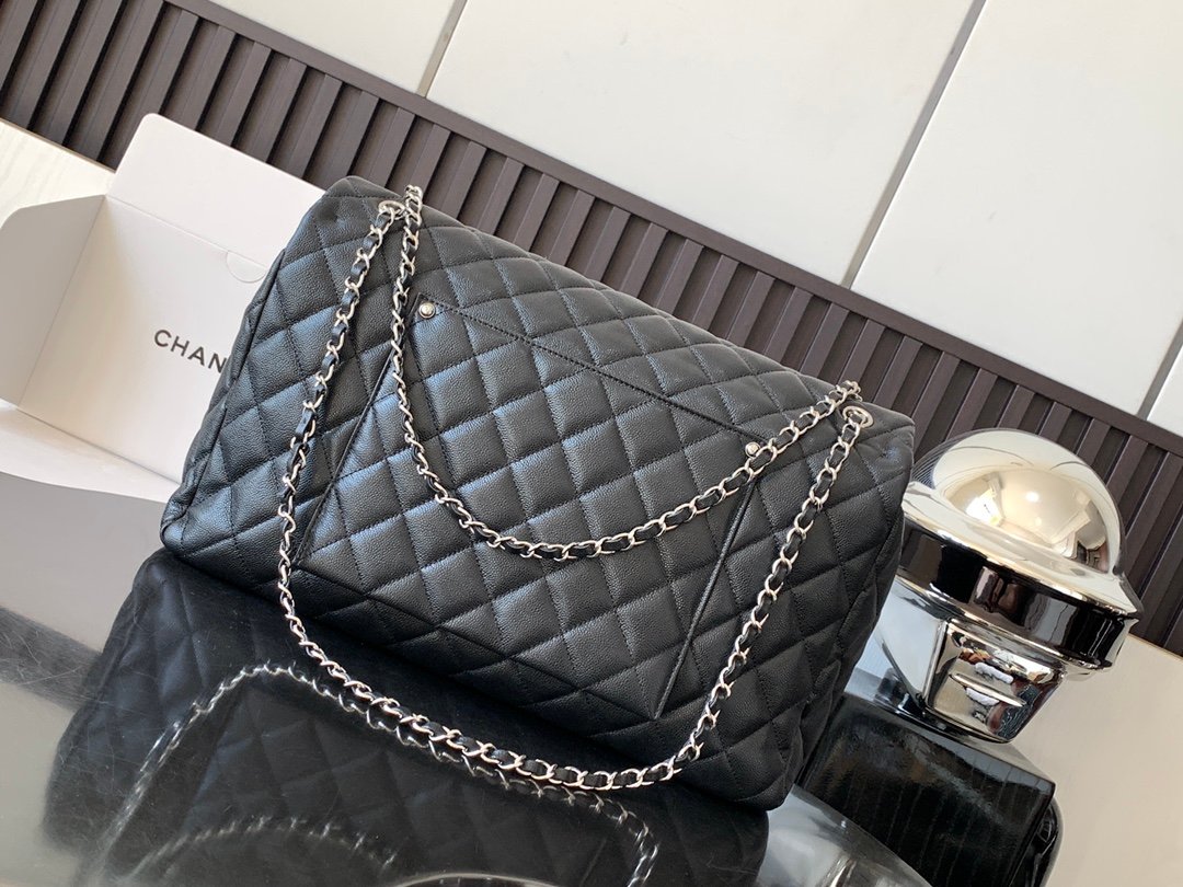 CHANEL Extra Large Airport Bag L121502 - Image 5