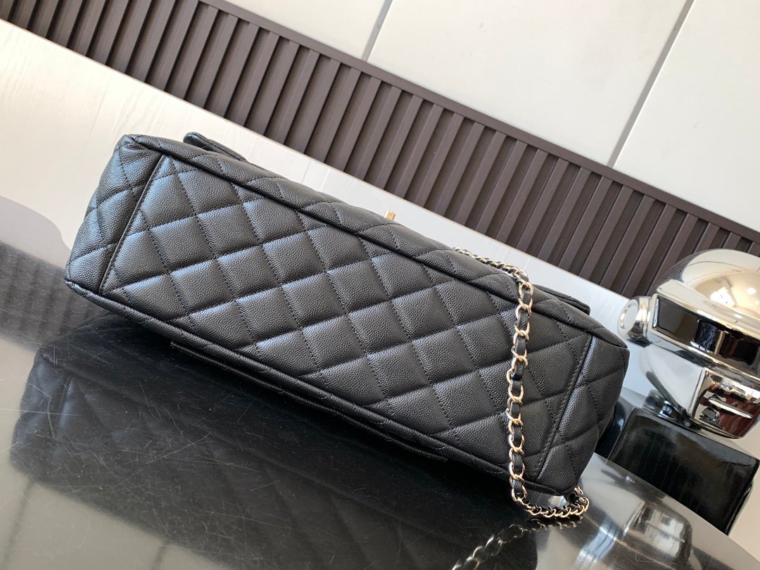 CHANEL Extra Large Airport Bag L121502 - Image 6