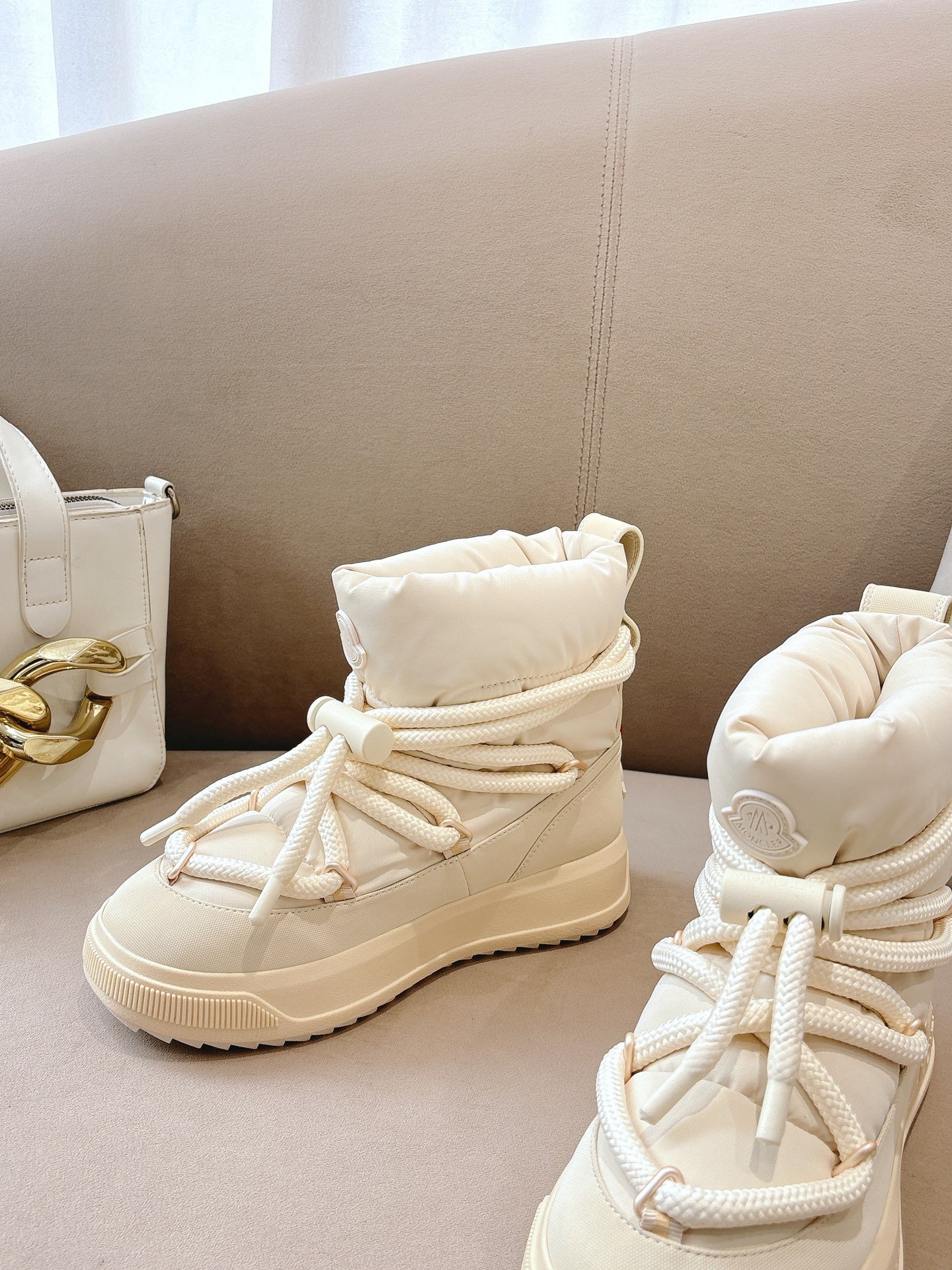 Moncler Altive Mid Snow Boots L121506 - Image 3
