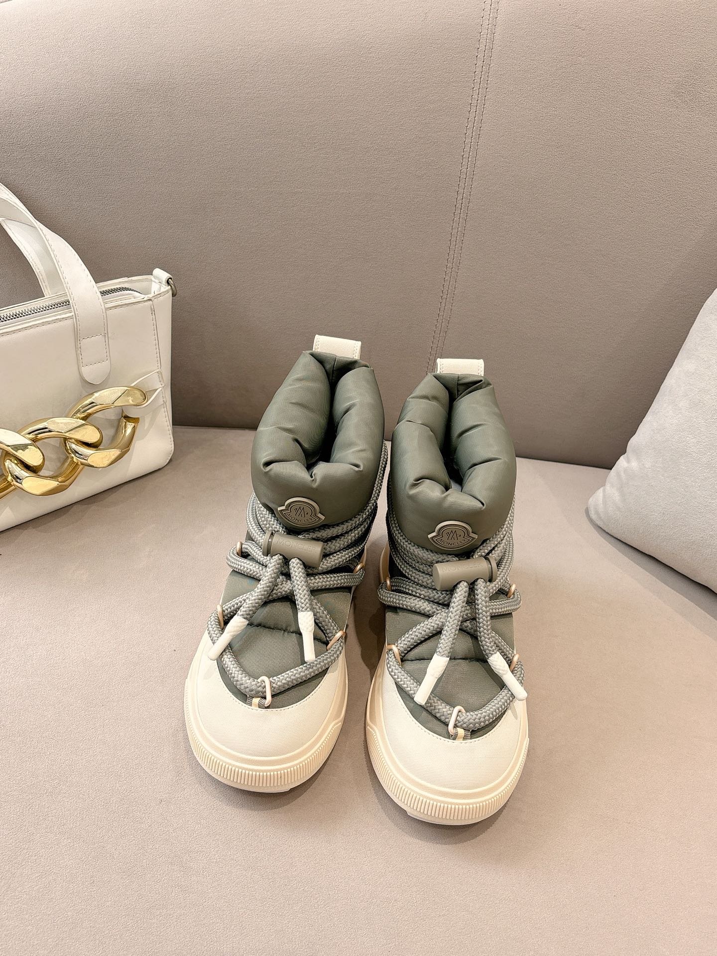 Moncler Altive Mid Snow Boots L121506 - Image 5