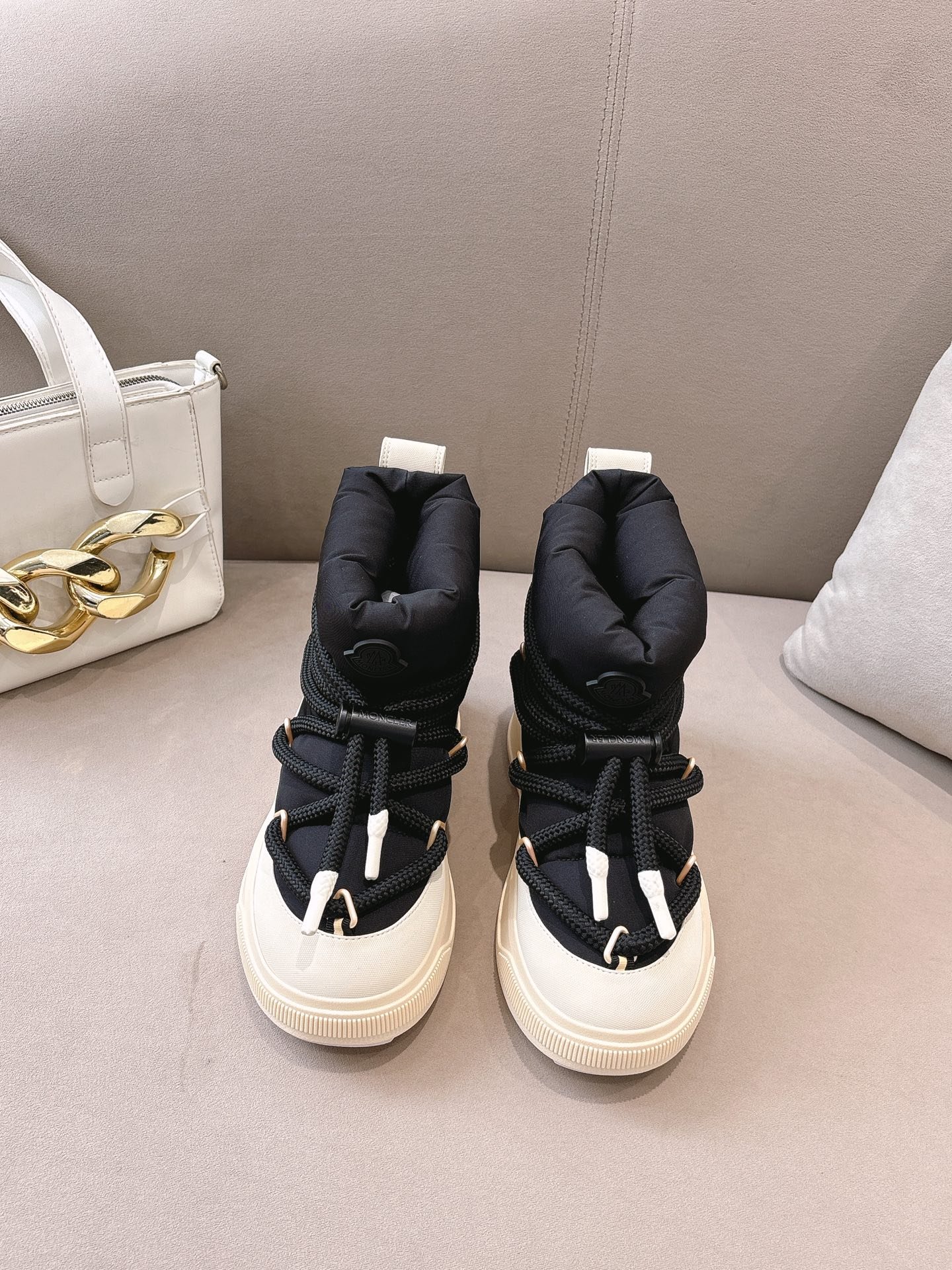 Moncler Altive Mid Snow Boots L121506 - Image 8