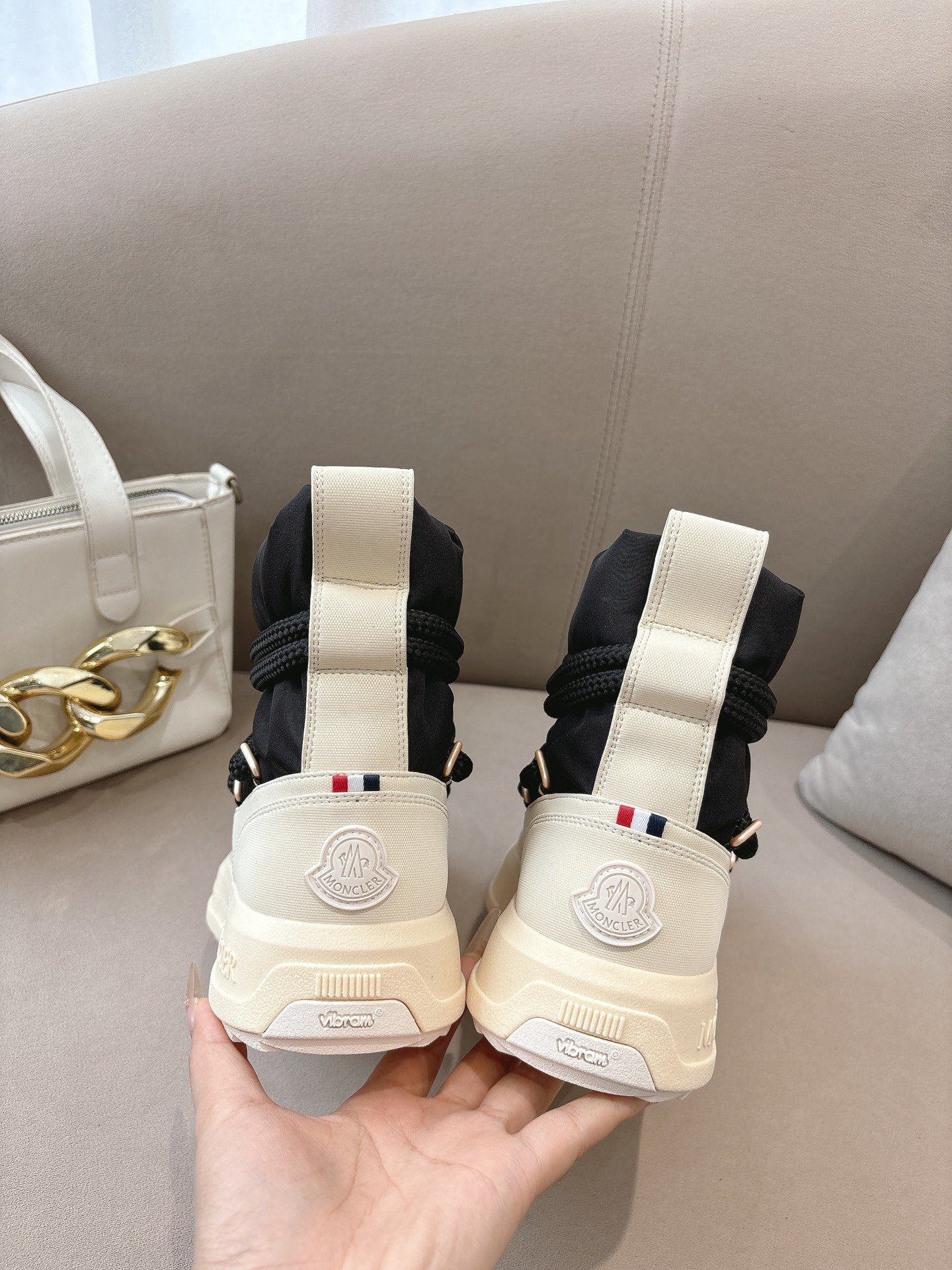 Moncler Altive Mid Snow Boots L121506 - Image 10